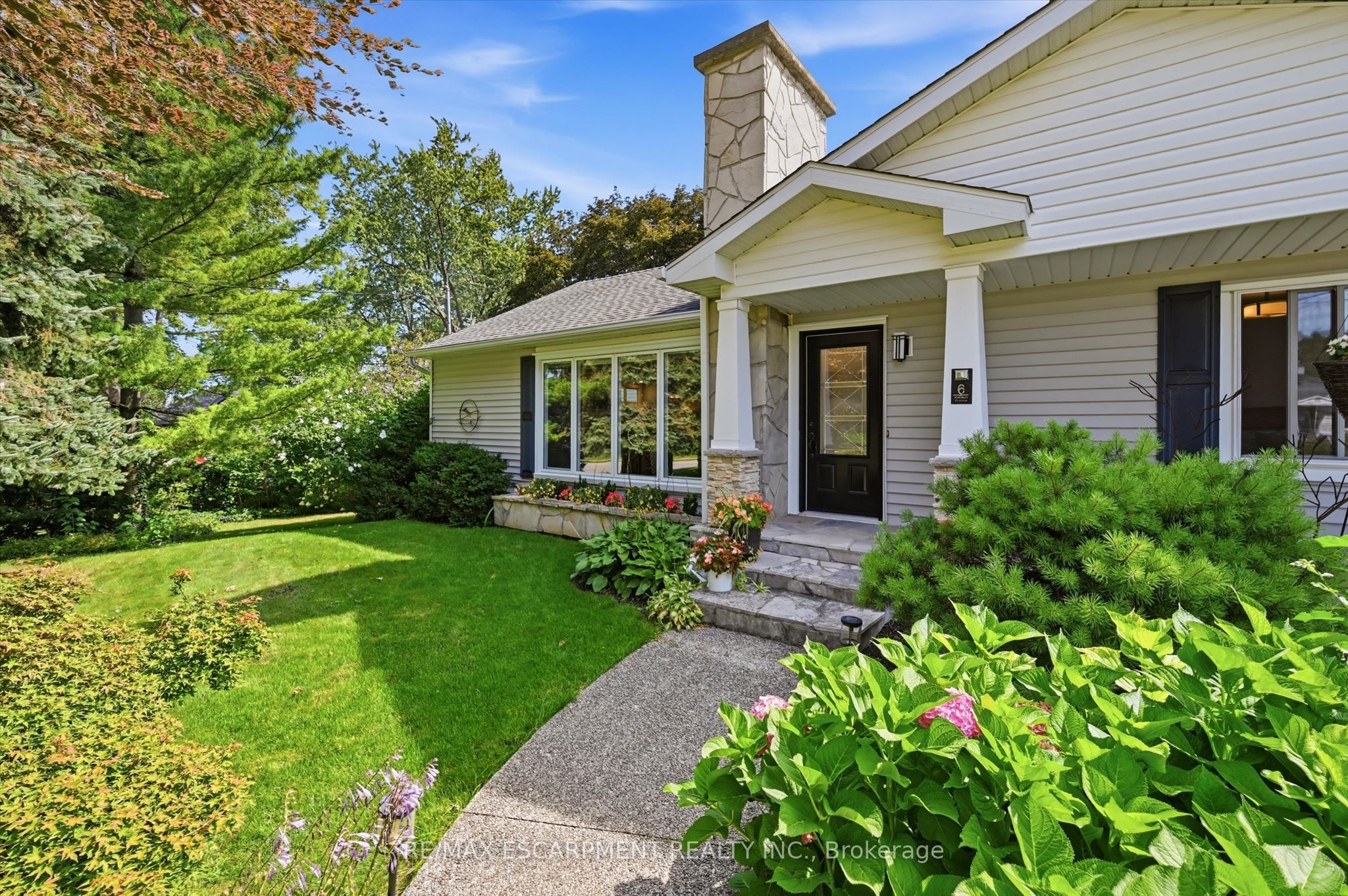 6 Kerman Avenue, Grimsby, ON L3M 3W4 photo 4