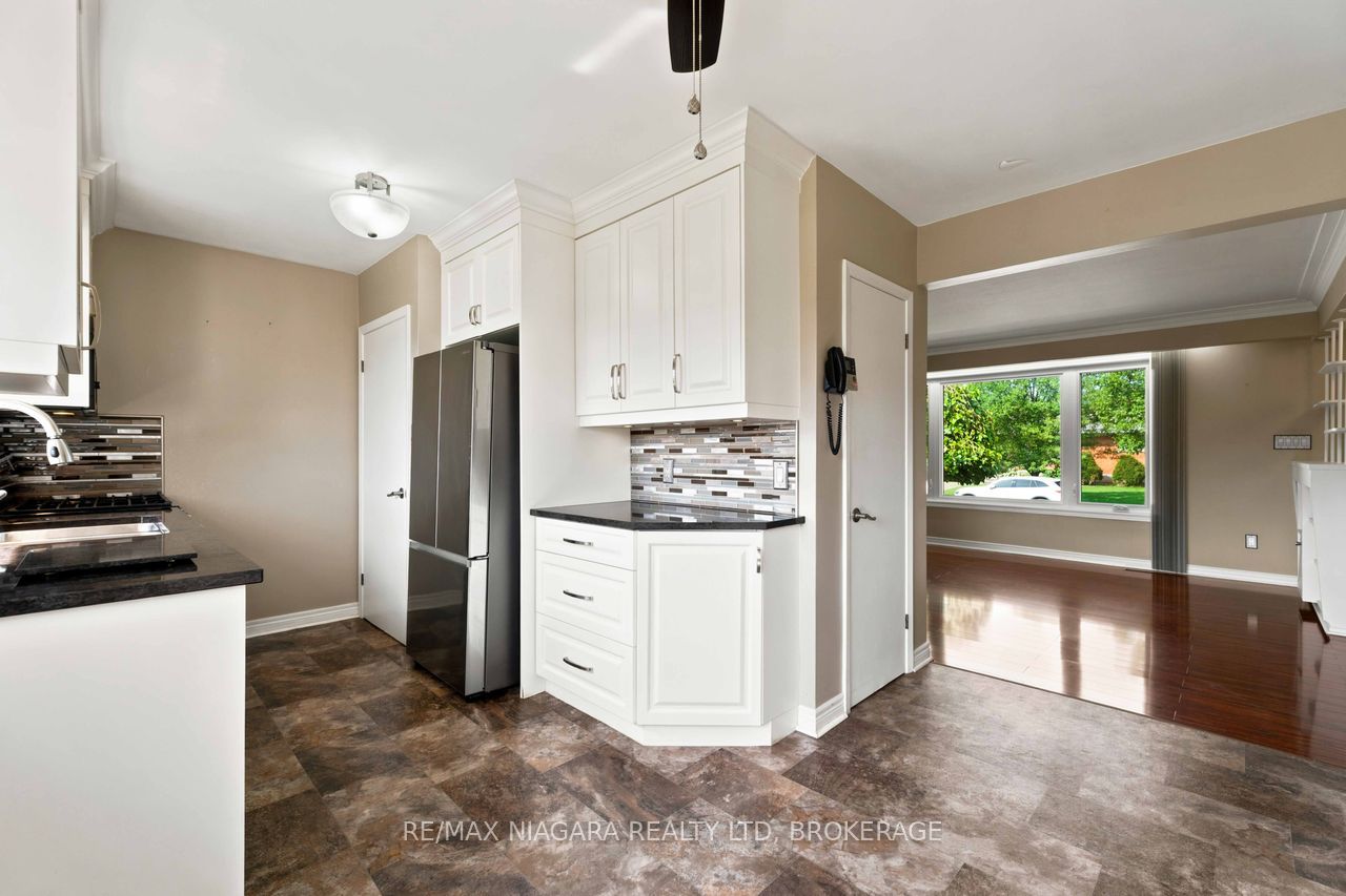 19 Hughes Avenue, Welland, ON L3B 1M4 photo 2
