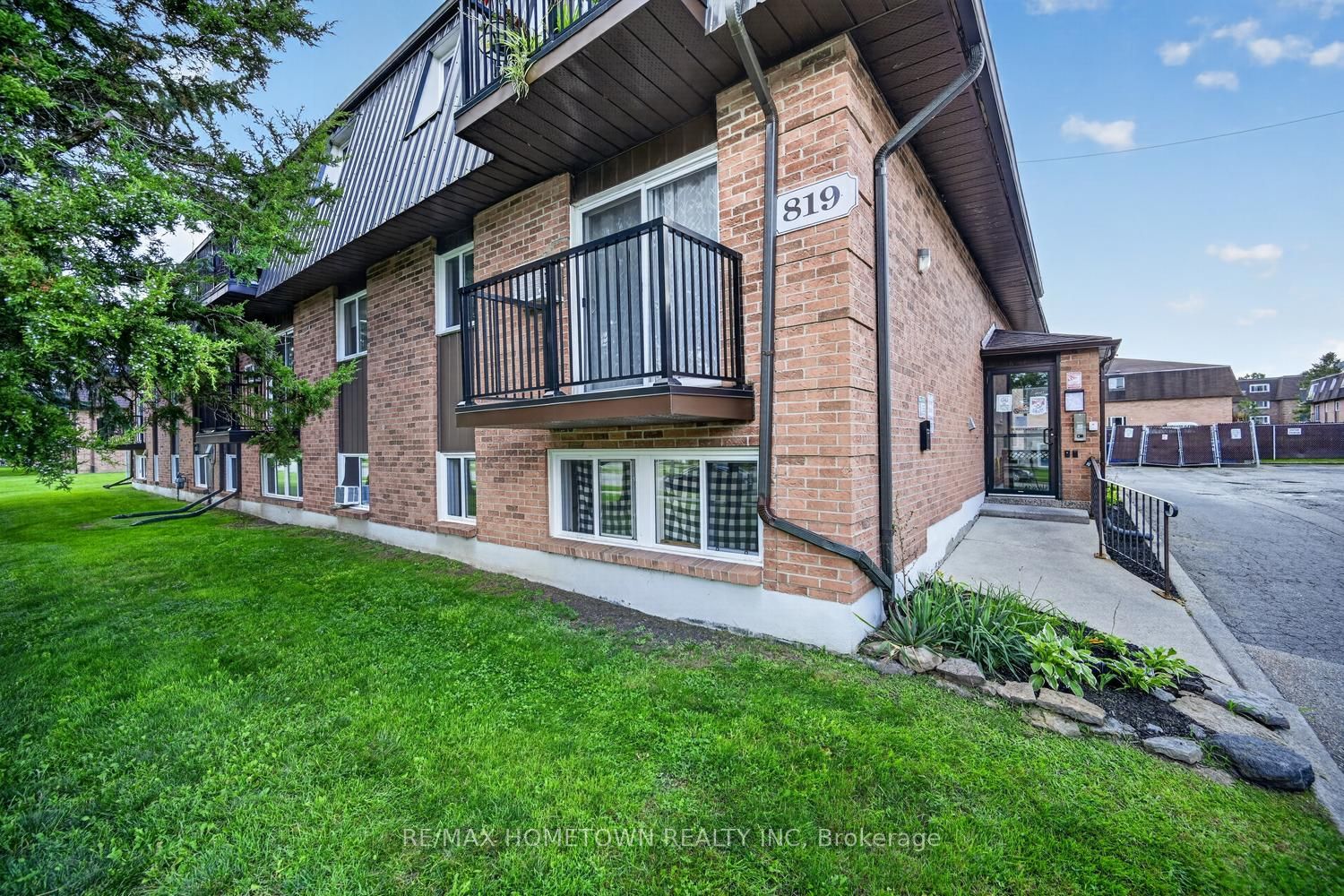 819 Macodrum Drive 9, Brockville, ON K6V 6P6 photo 4