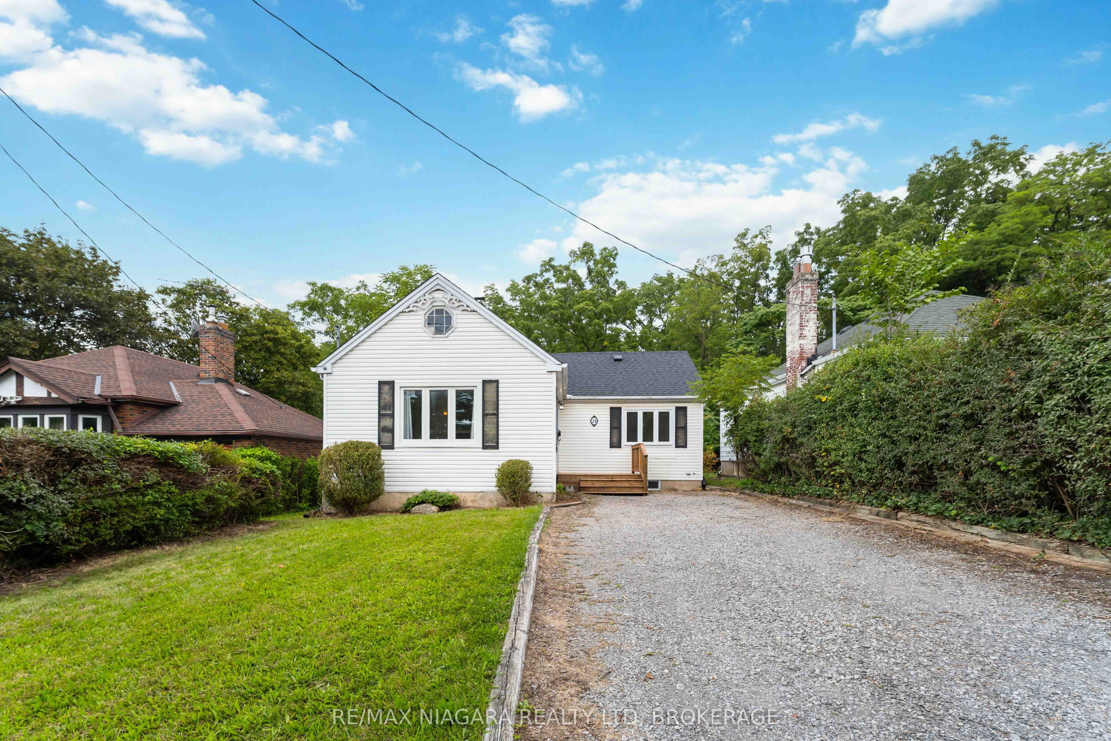 24 Welland Vale Road, St. Catharines, ON L2R 2L6 photo 2
