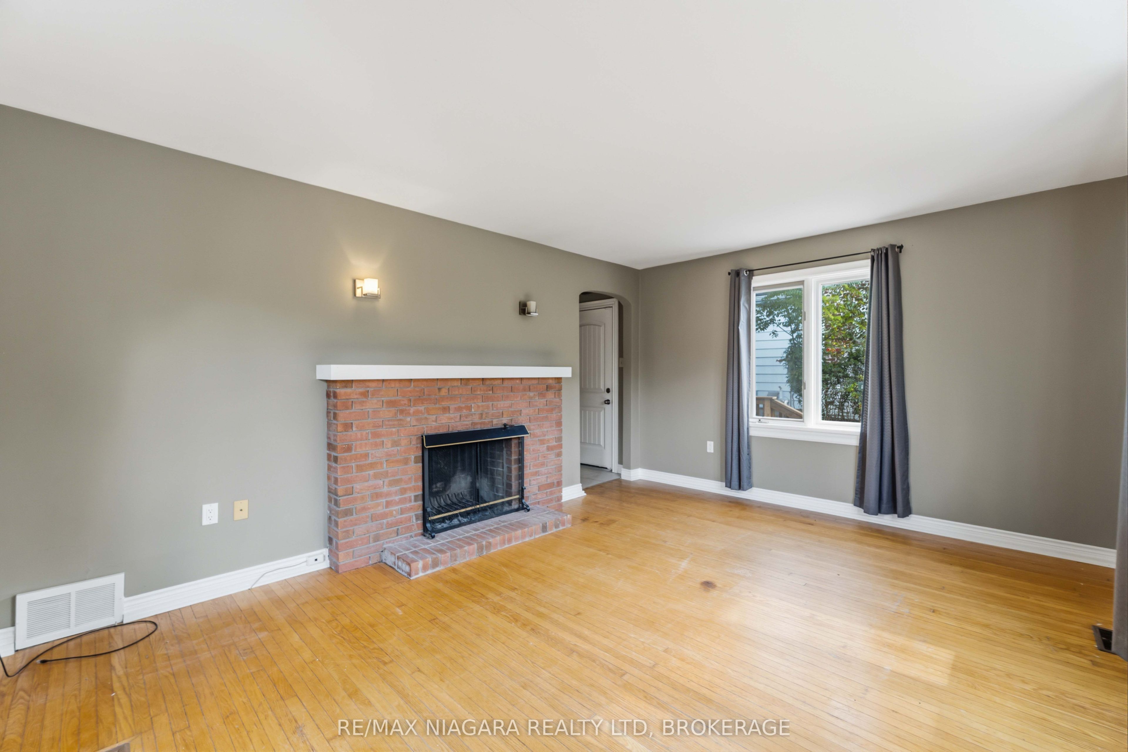24 Welland Vale Road, St. Catharines, ON L2R 2L6 photo 4