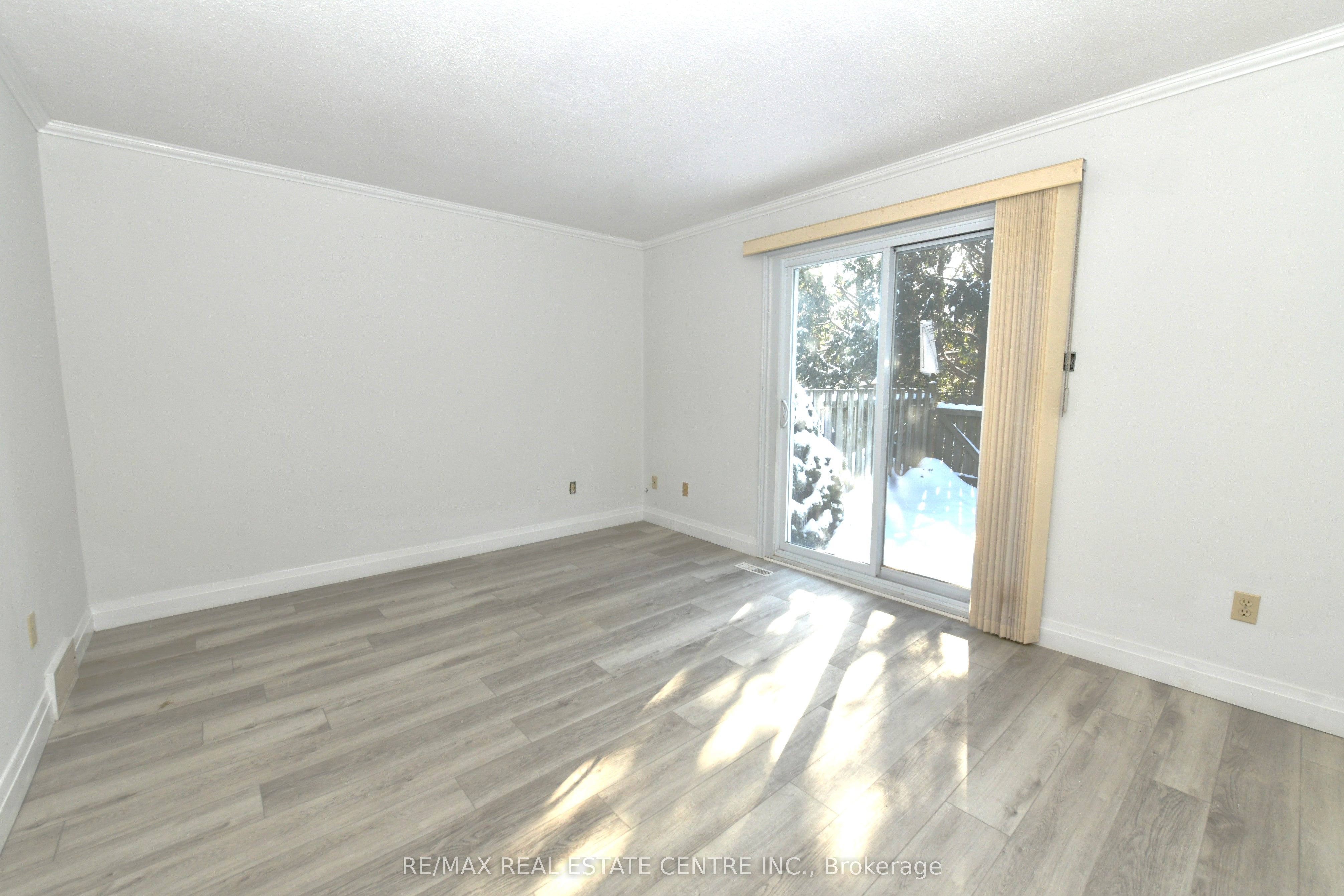 1247 Huron Street 111, London East, ON N5Y 4X7 photo 3
