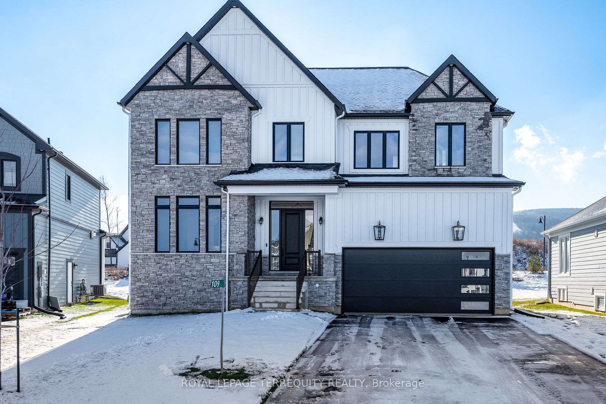 109 Stillwater Crescent L/T, Blue Mountains, ON L9Y 4P5 photo 2