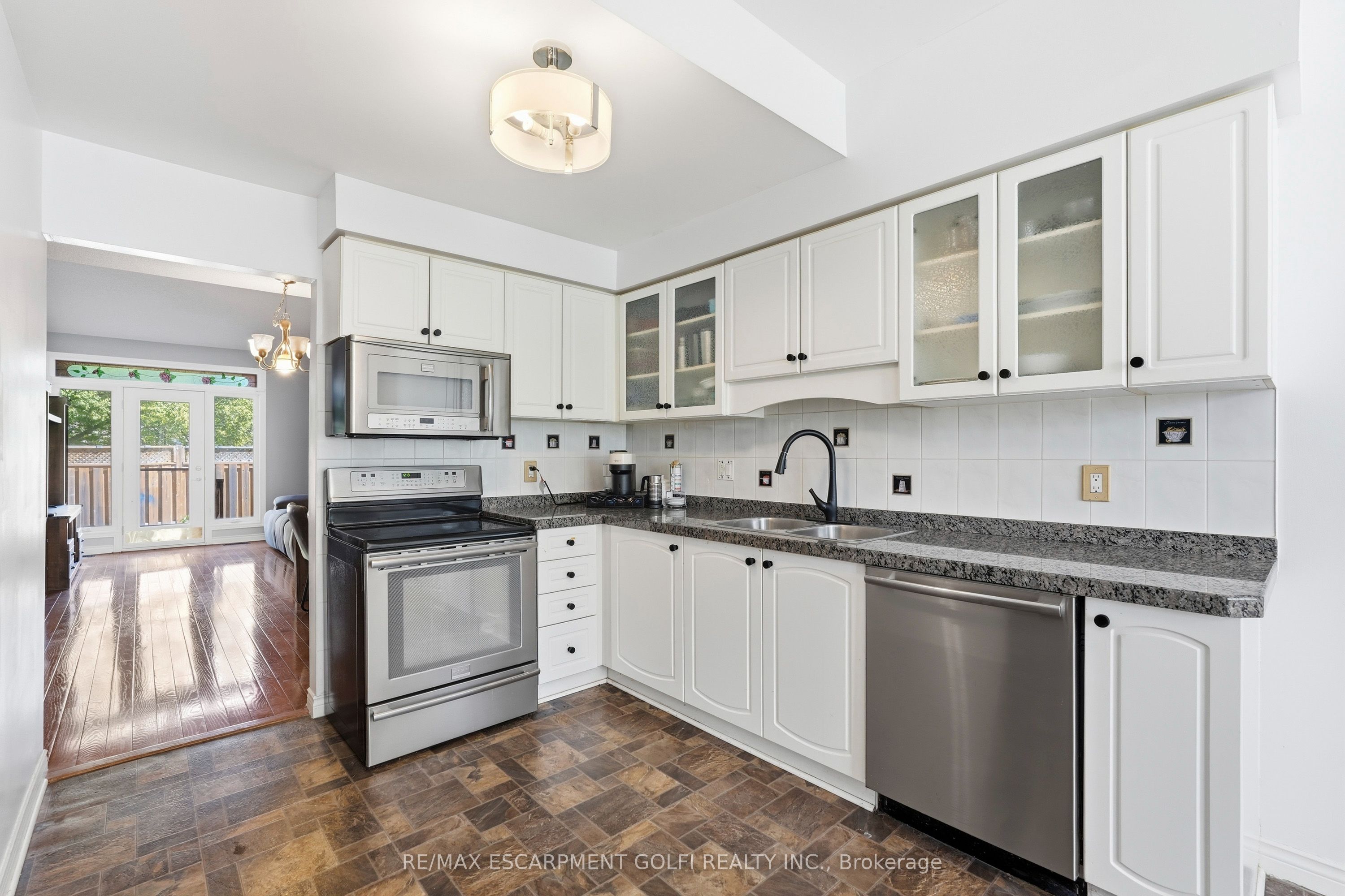 96 Greentrail Drive 43, Hamilton, ON L0R 1W0 photo 4