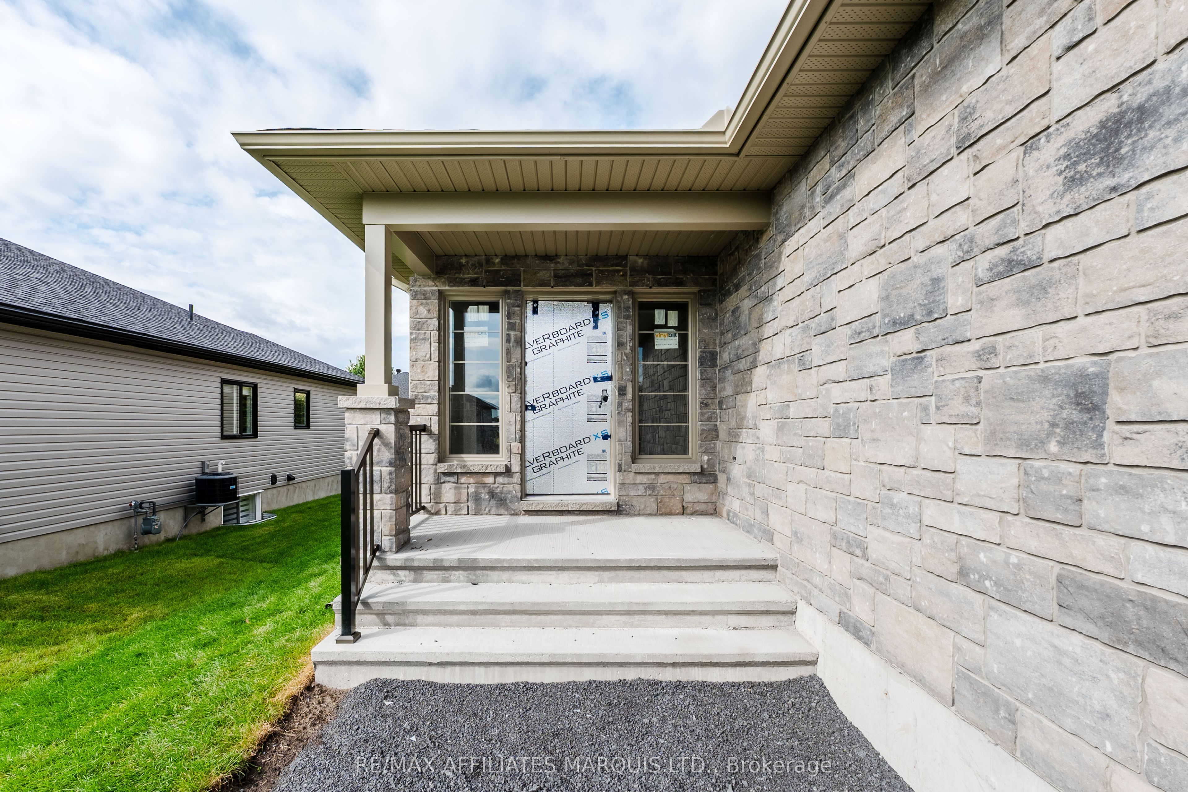 90 Forrester Way, South Stormont, ON K0C 1P0 photo 3