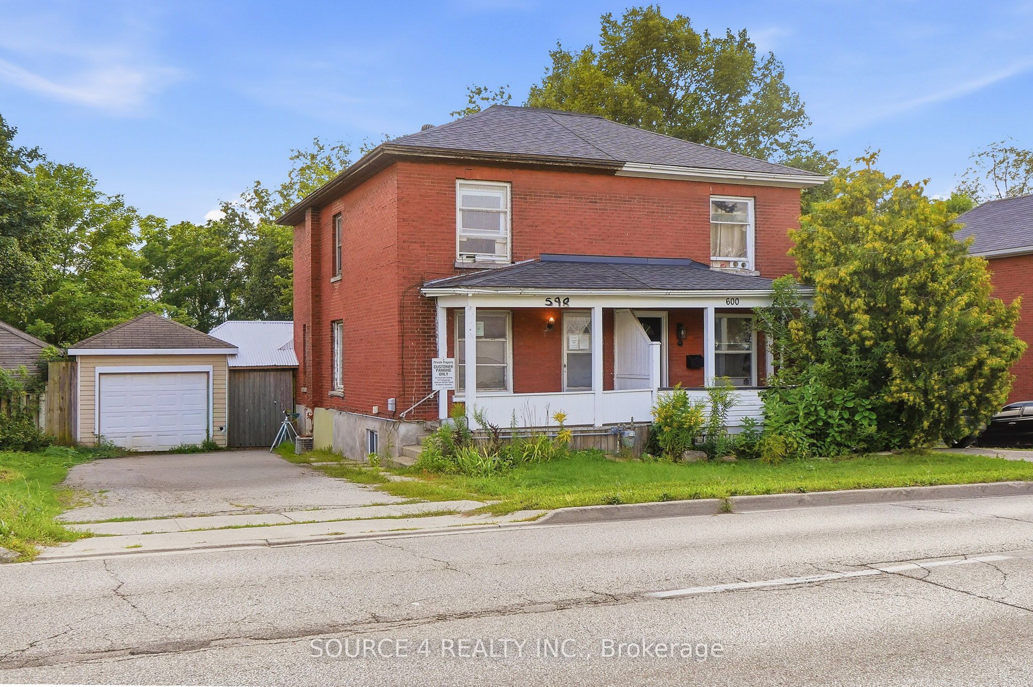 598 Coronation Boulevard, Cambridge, ON N1R 3E8 photo 2
