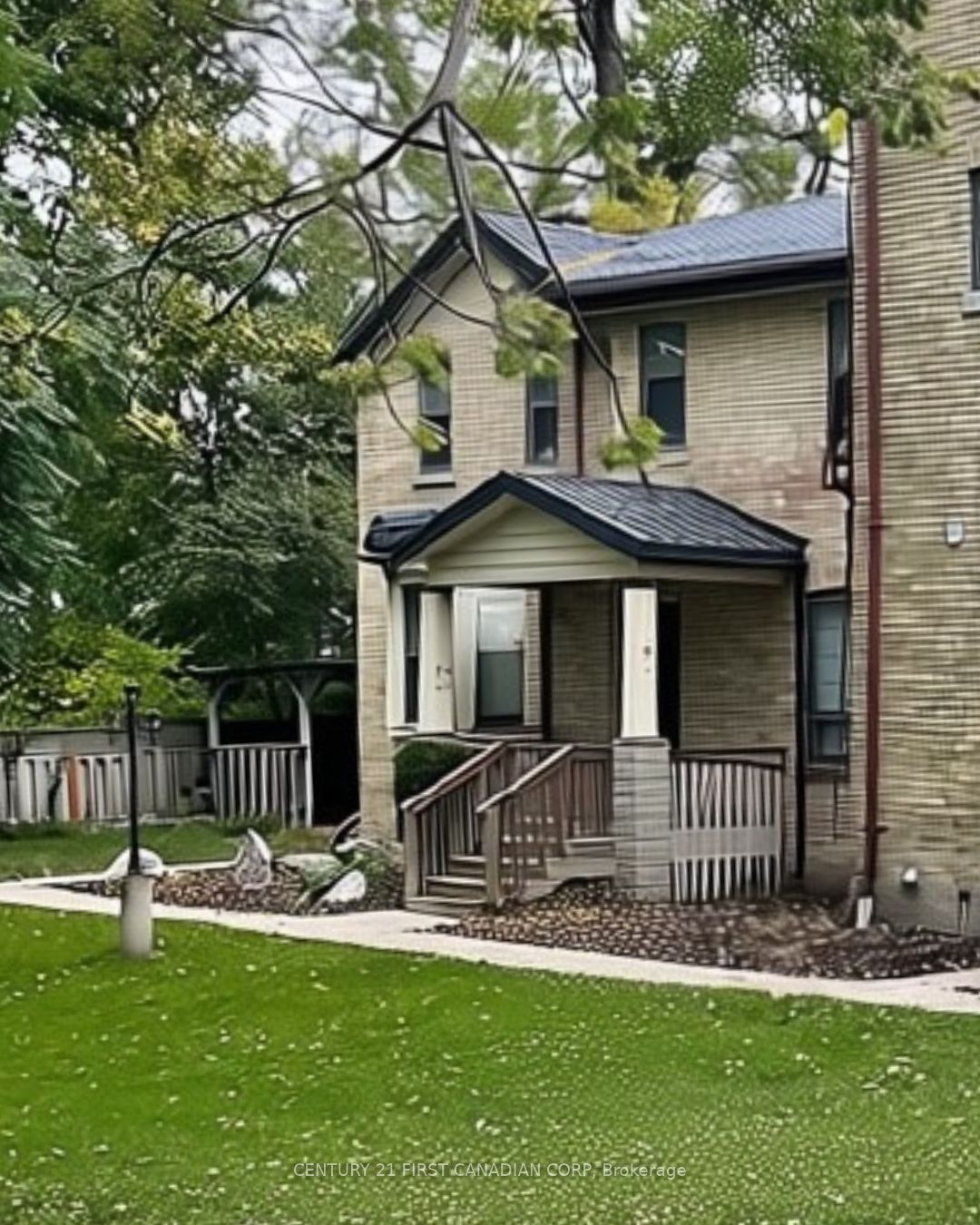 1 Waverley Place 4, London East, ON N6B 2C3