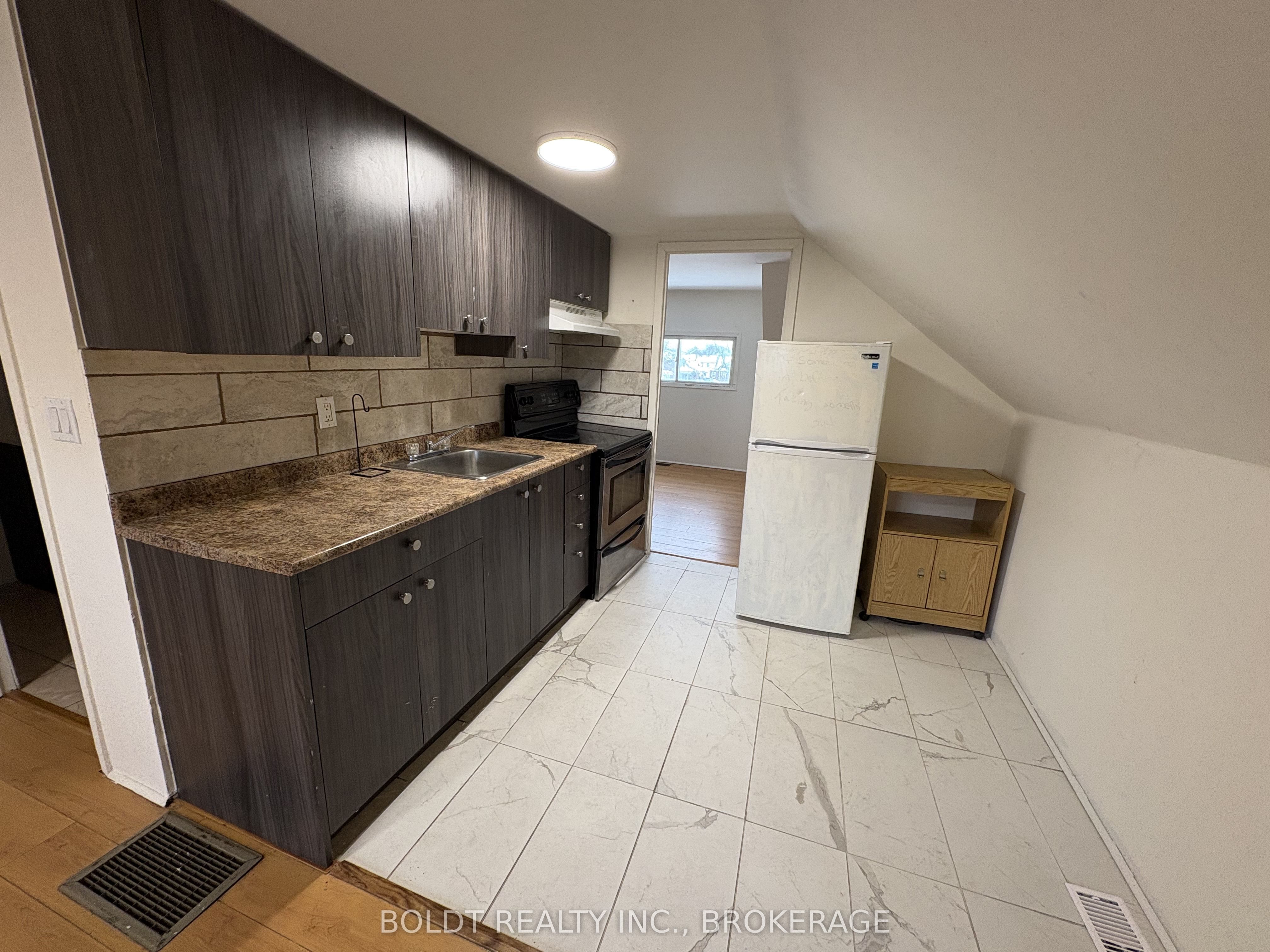 5145 Rice Crescent, Niagara Falls, ON L2E 4A1 photo 3