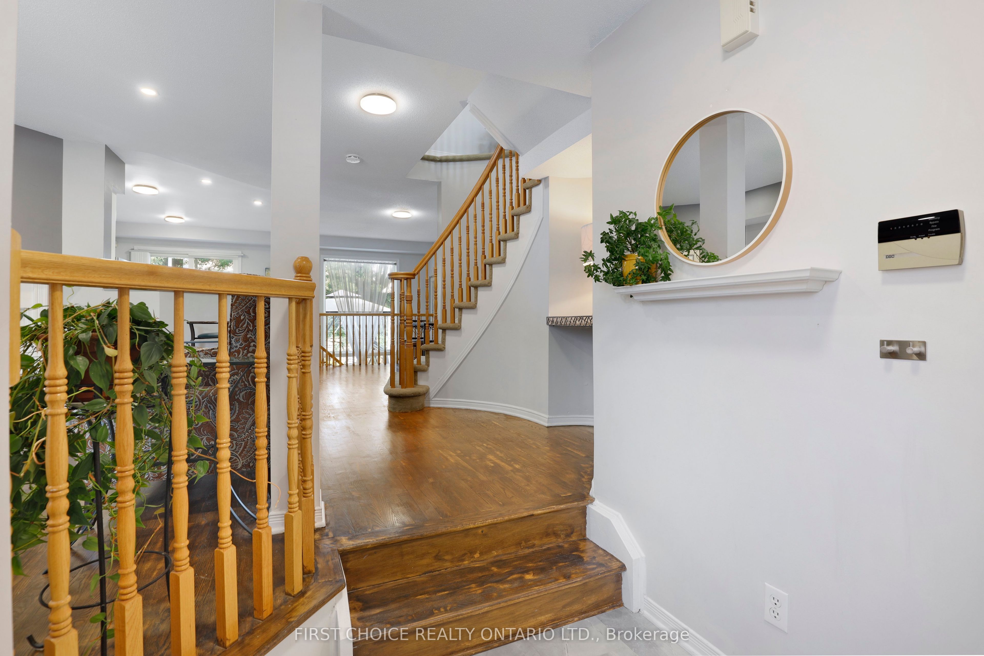 51 Central Park Drive, Carlington - Central Park, ON K2C 4A3 photo 4