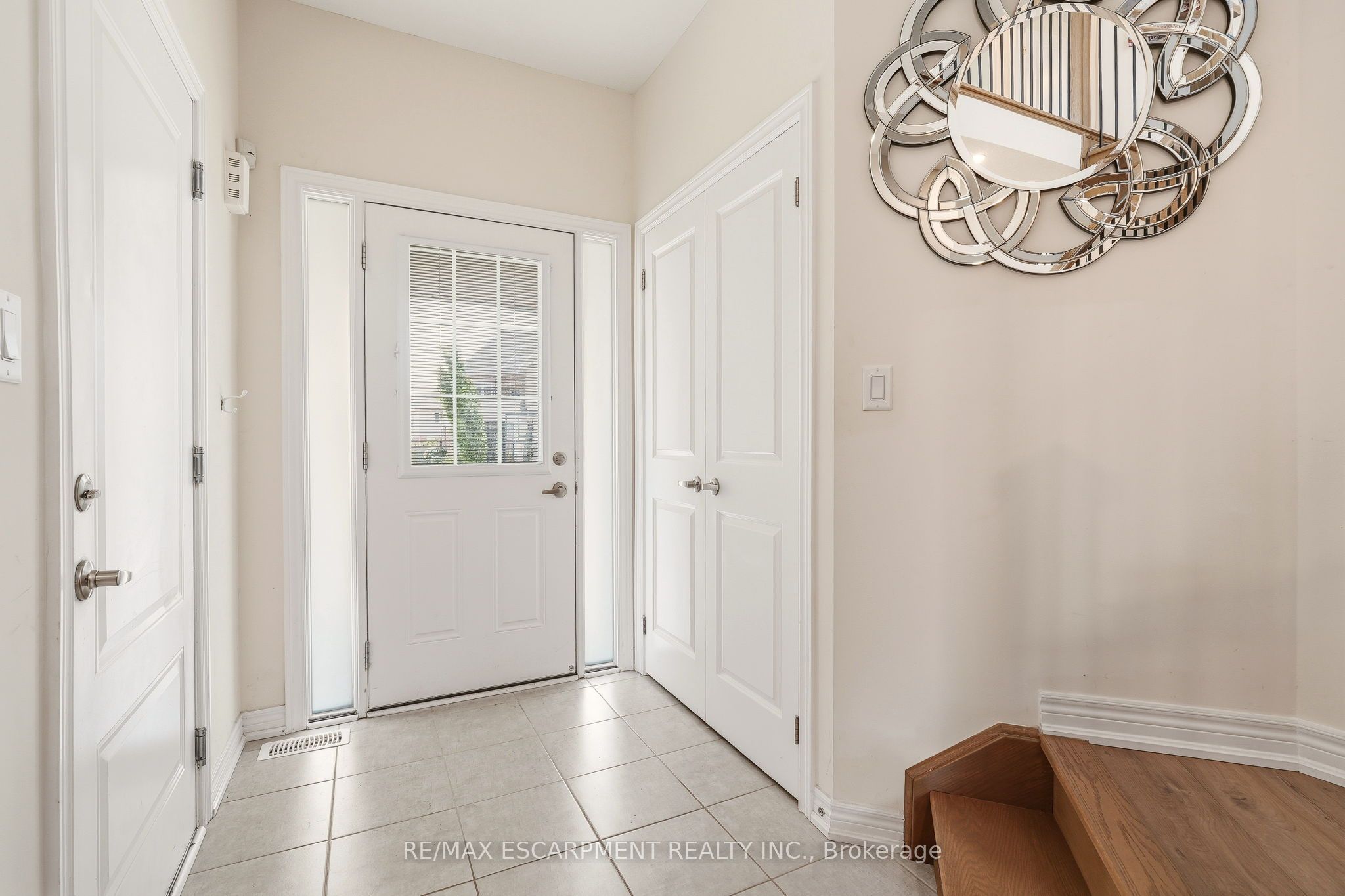 67 PINOT Crescent, Hamilton, ON L8E 0J9 photo 3