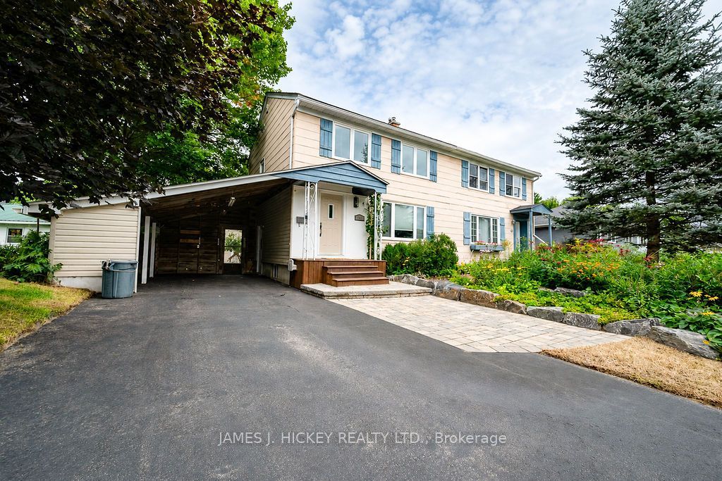 18 Silvie Street, Deep River, ON K0J 1P0