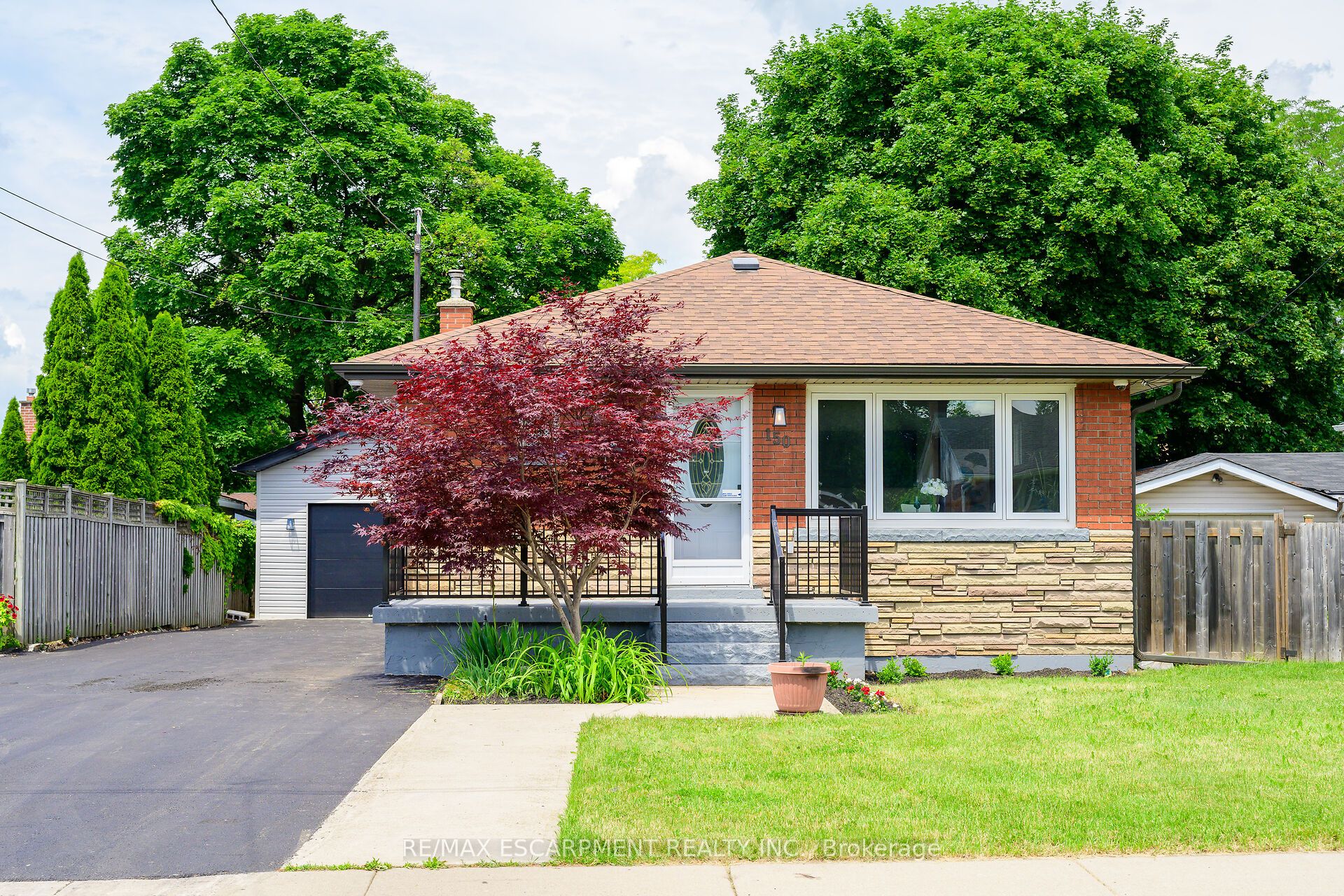 150 Howard Avenue, Hamilton, ON L9A 2W8 photo 2