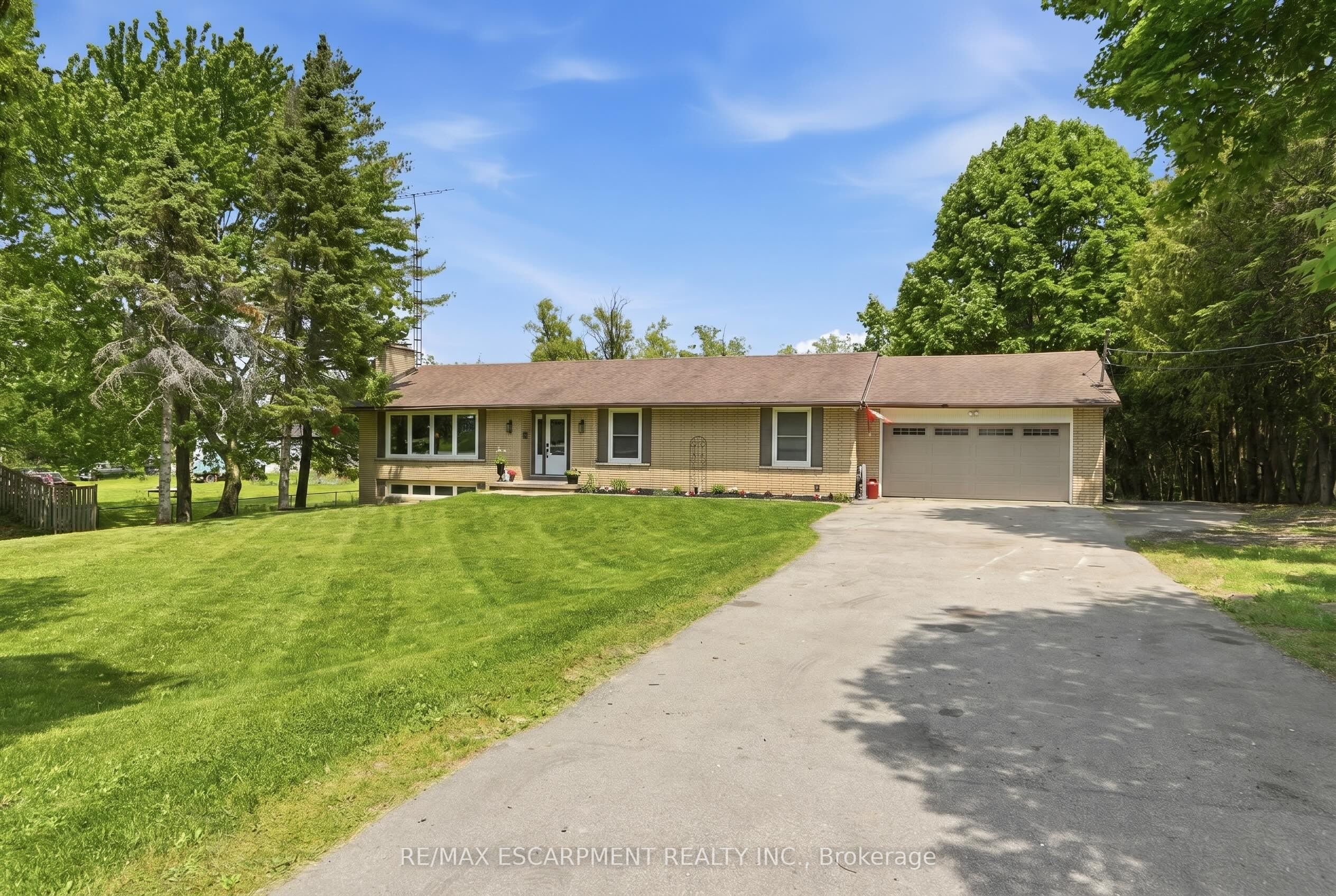 318 Freelton Road, Hamilton, ON N0B 2J0 photo 2