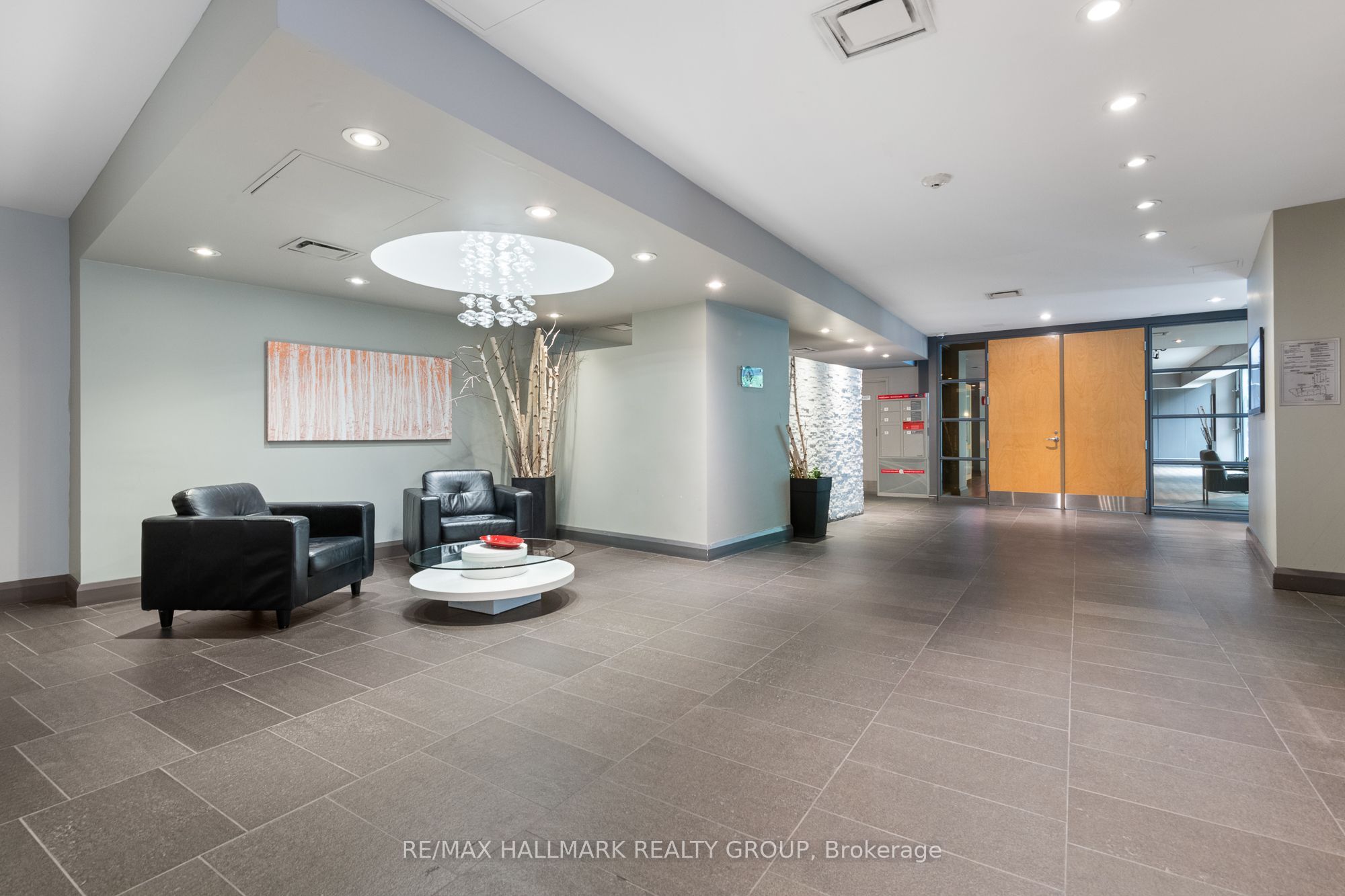 200 Lett Street 1103, West Centre Town, ON K1R 0A7 photo 4