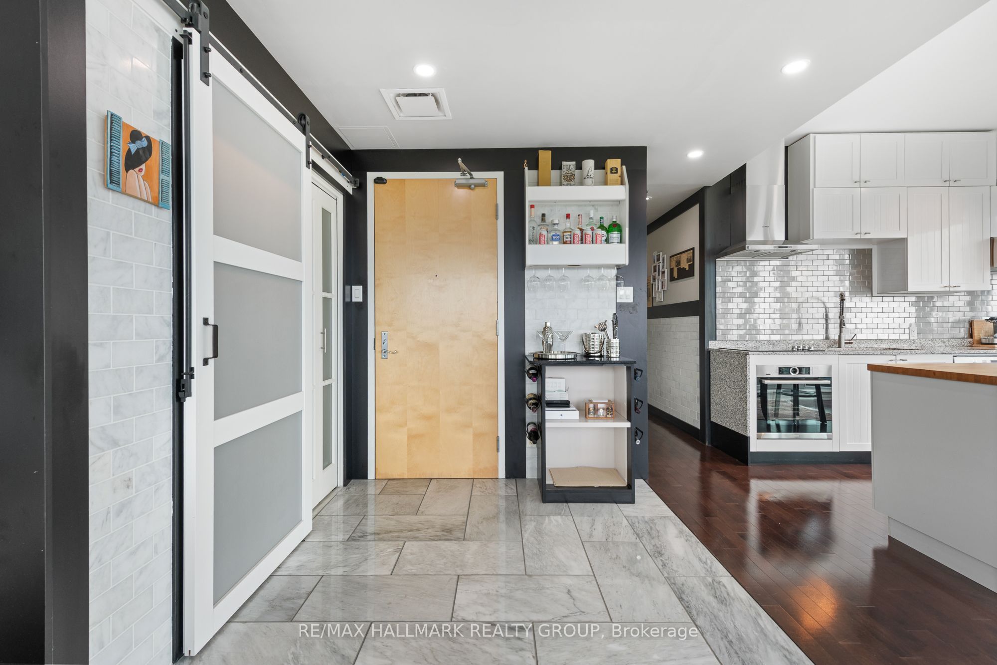200 Lett Street 1103, West Centre Town, ON K1R 0A7 photo 5