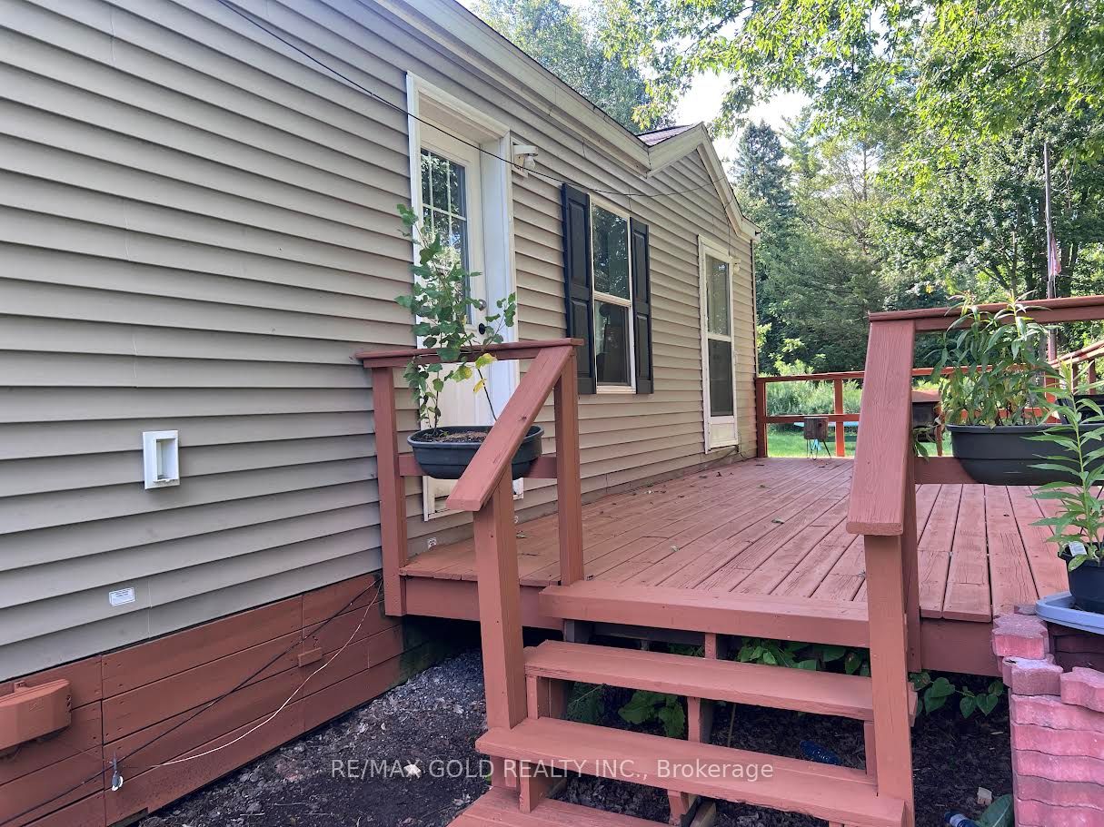 292 Freelton Road 5, Hamilton, ON L8B 0Z5