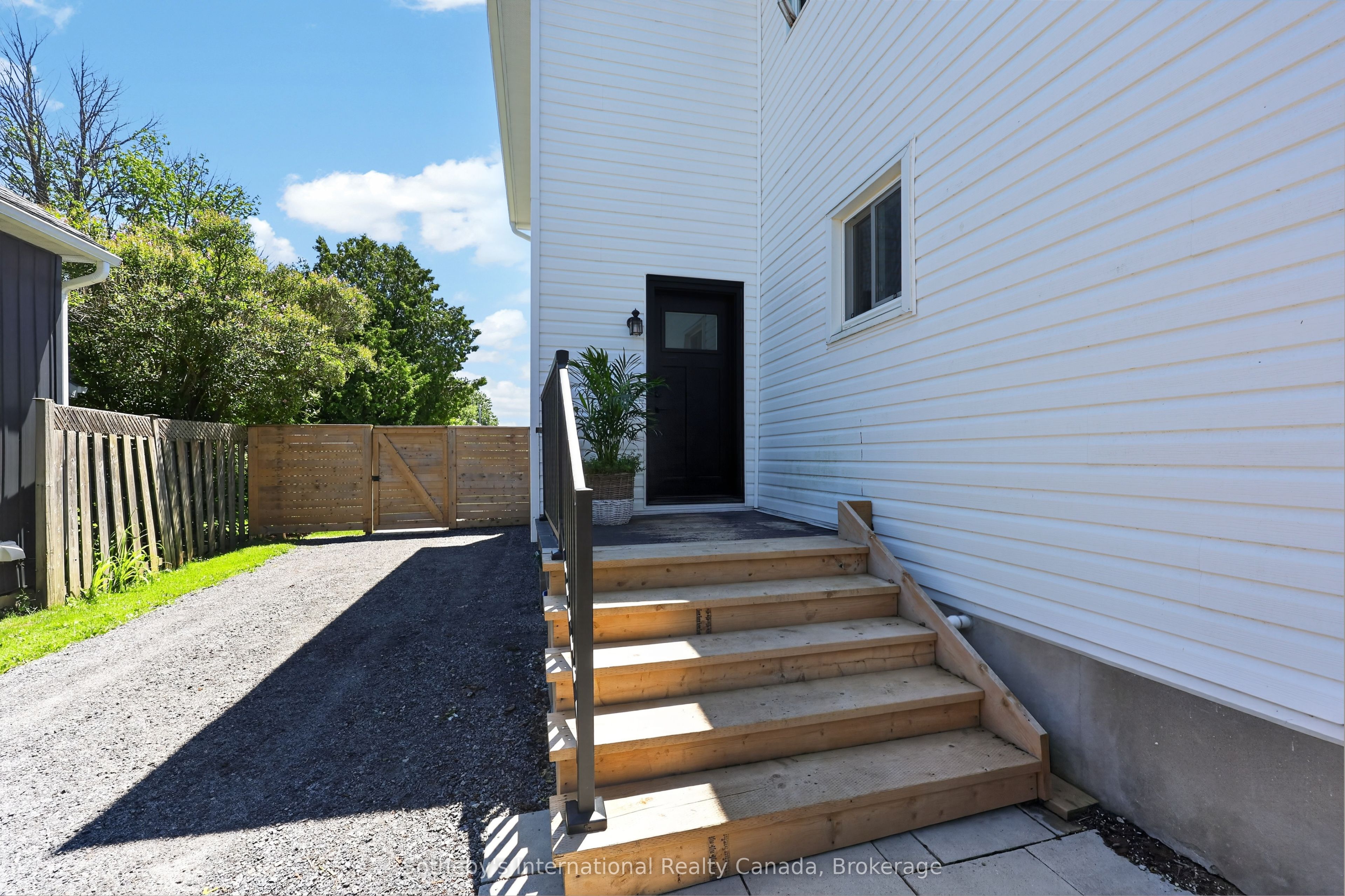 131 Bruce Street S, Blue Mountains, ON N0H 2P0 photo 4