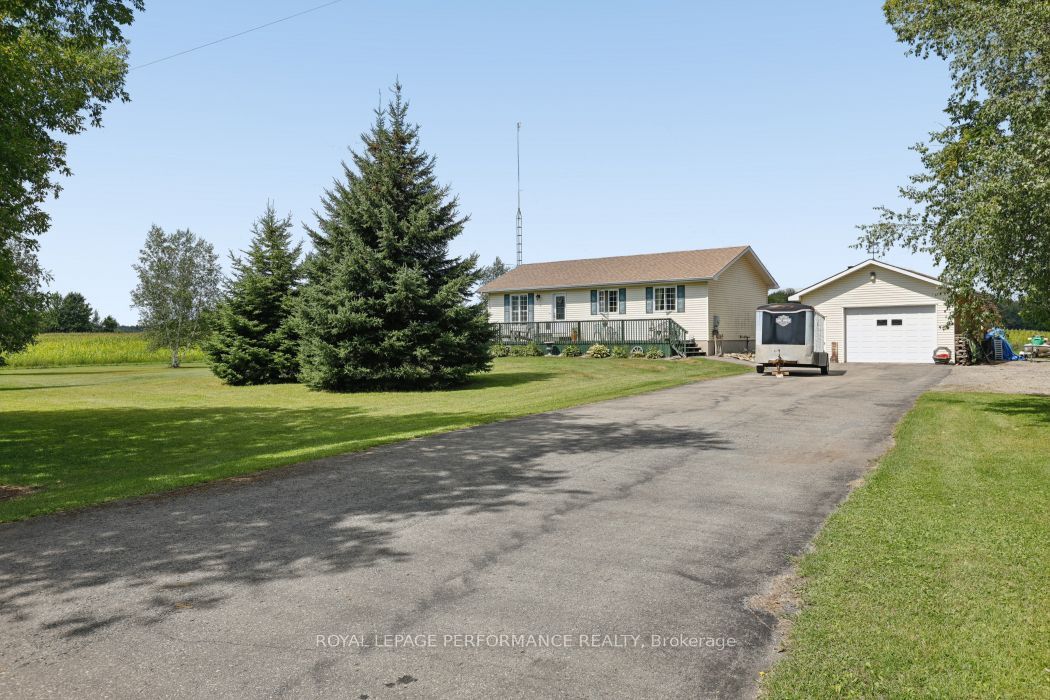 10607 Pleasant Valley Road, South Dundas, ON K0E 1W0