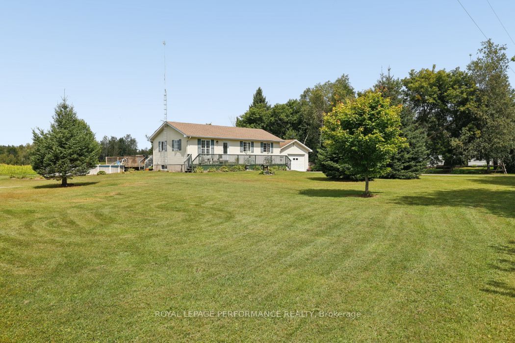 10607 Pleasant Valley Road, South Dundas, ON K0E 1W0 photo 2