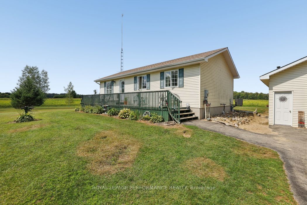 10607 Pleasant Valley Road, South Dundas, ON K0E 1W0 photo 4