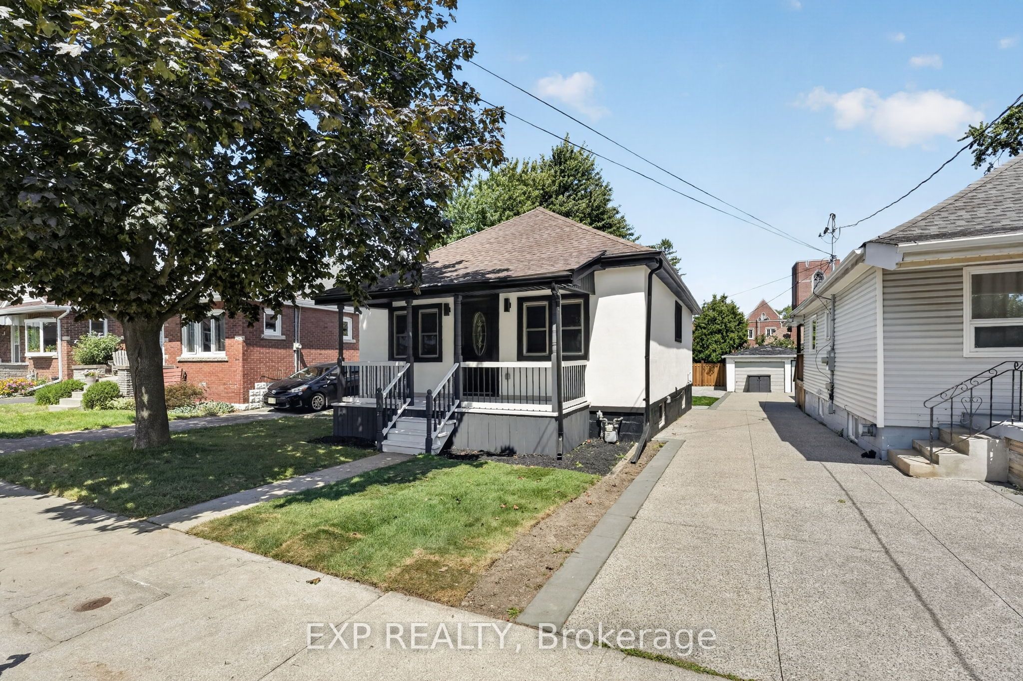 43 Brucedale Avenue E, Hamilton, ON L9A 1N1 photo 2
