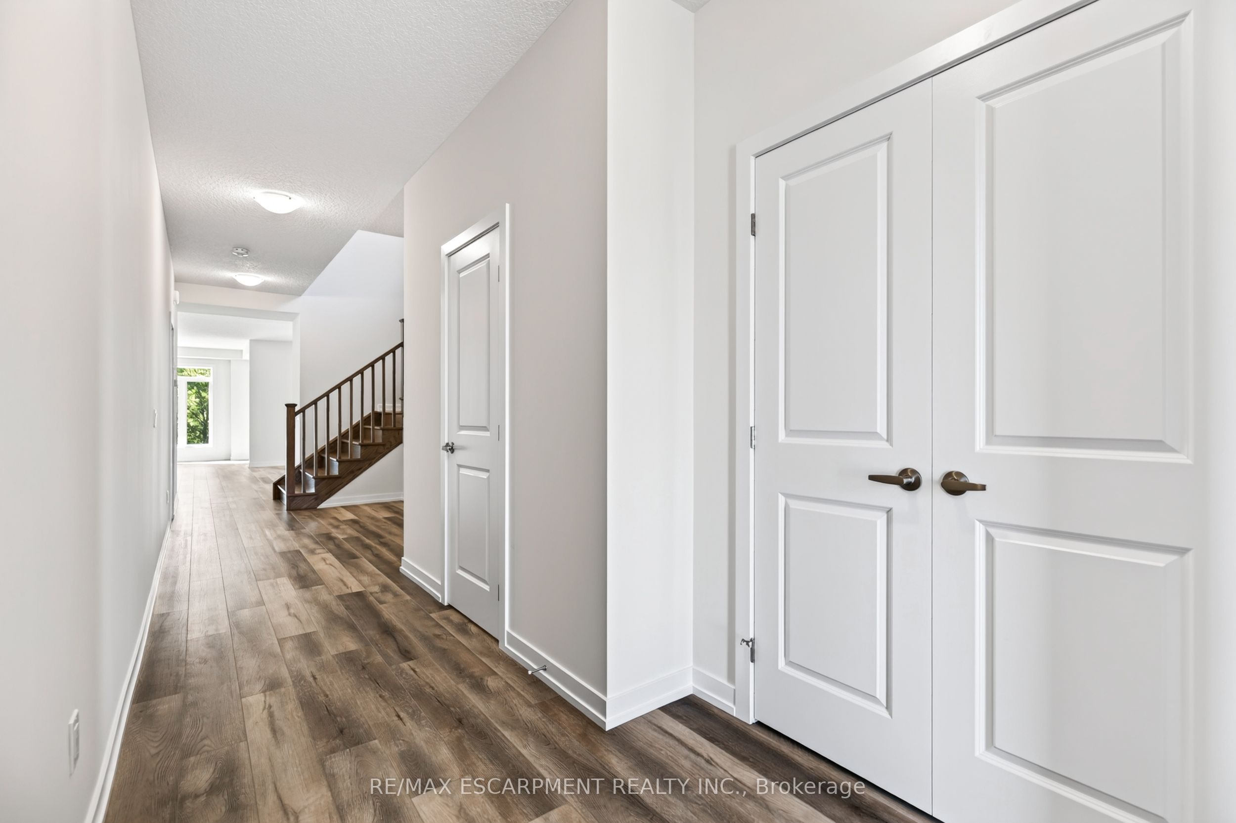 96 Valley Trail Place, Hamilton, ON L8B 2A2 photo 4