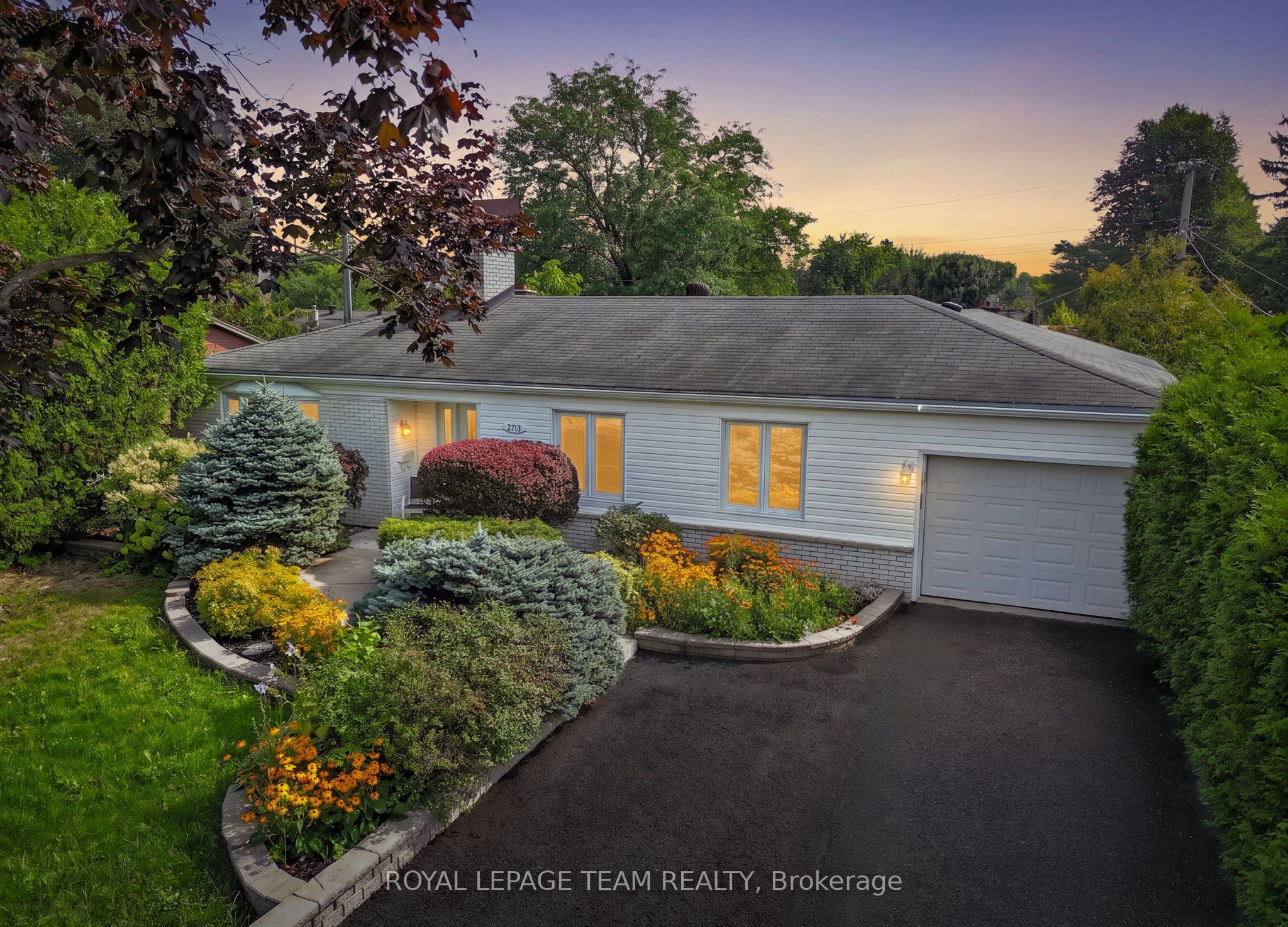2713 Dupont Street, Billings Bridge - Riverside Park and Area, ON K1V 8N2