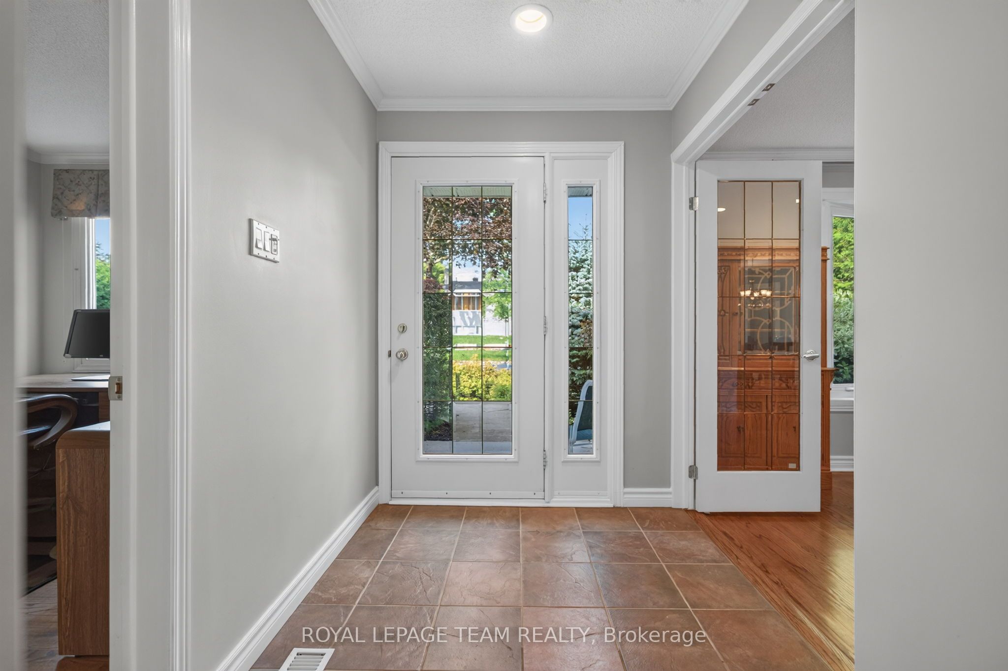2713 Dupont Street, Billings Bridge - Riverside Park and Area, ON K1V 8N2 photo 5