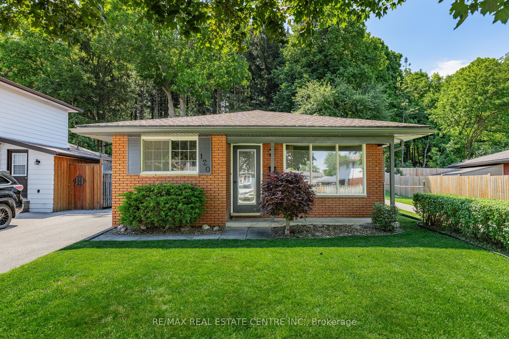 120 Arrowhead Crescent, Kitchener, ON N2P 1B9