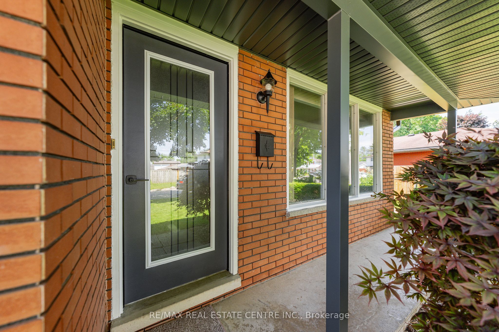 120 Arrowhead Crescent, Kitchener, ON N2P 1B9 photo 3