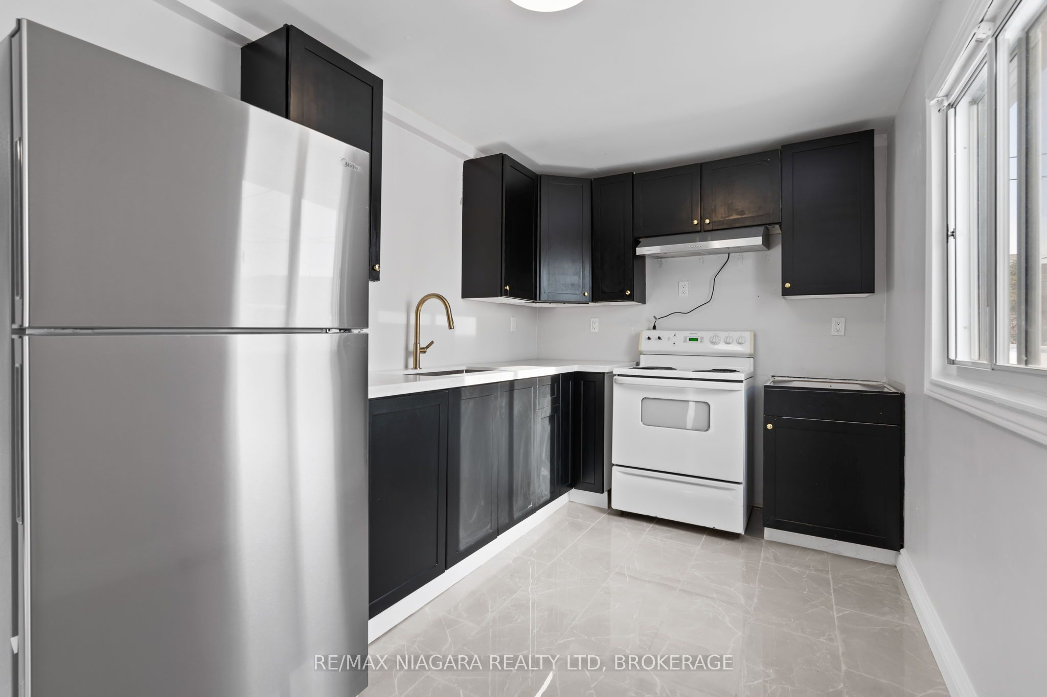 115 Kinnear Street 1, Port Colborne, ON L3K 1A8 photo 4