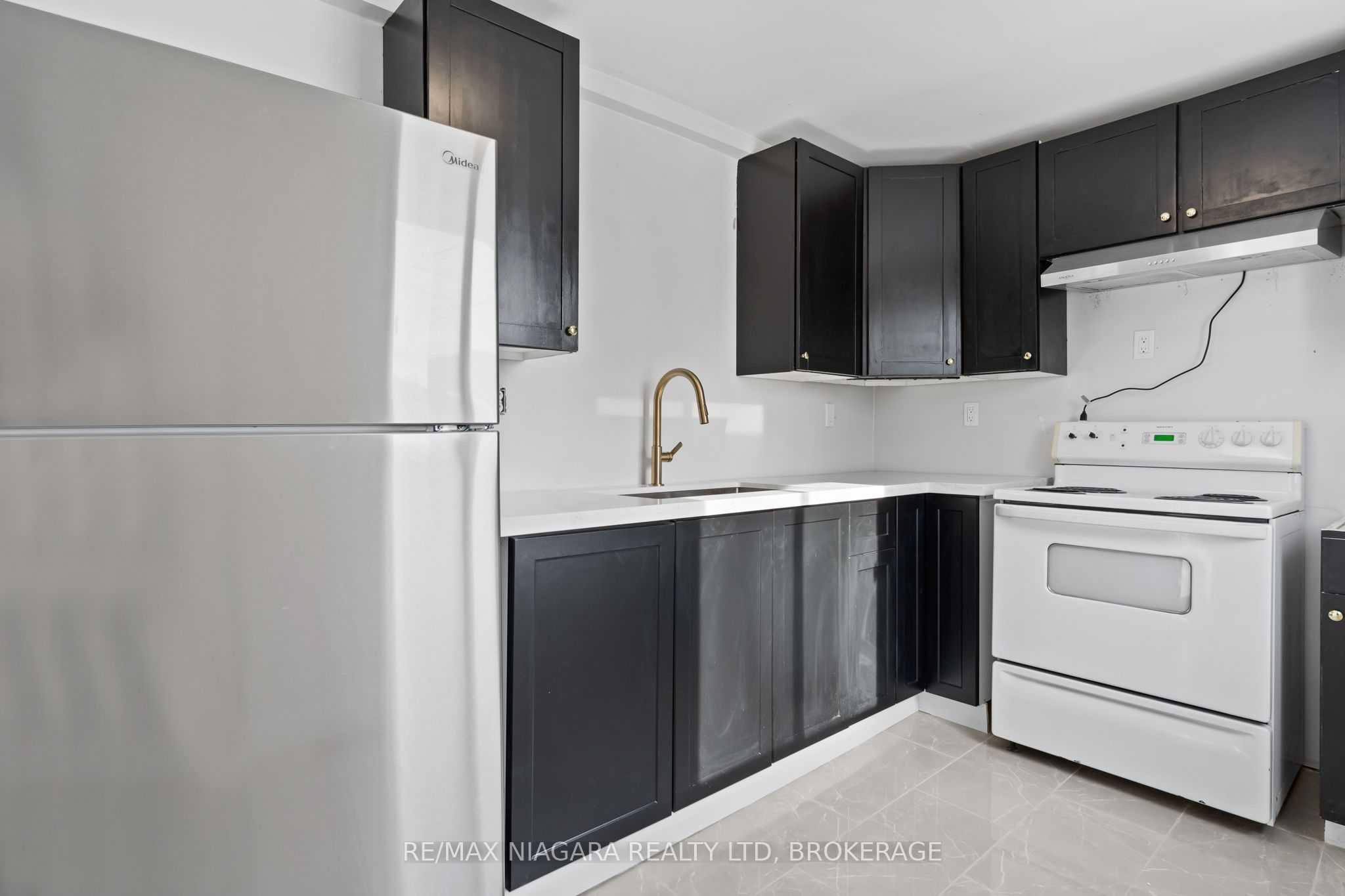115 Kinnear Street 1, Port Colborne, ON L3K 1A8 photo 5