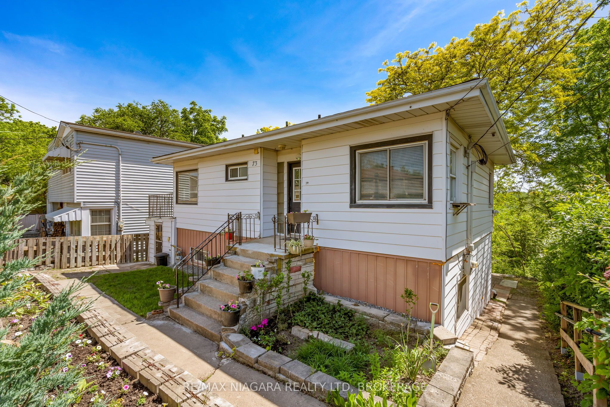 73 Hillview Road UPPER, St. Catharines, ON L2S 1S8