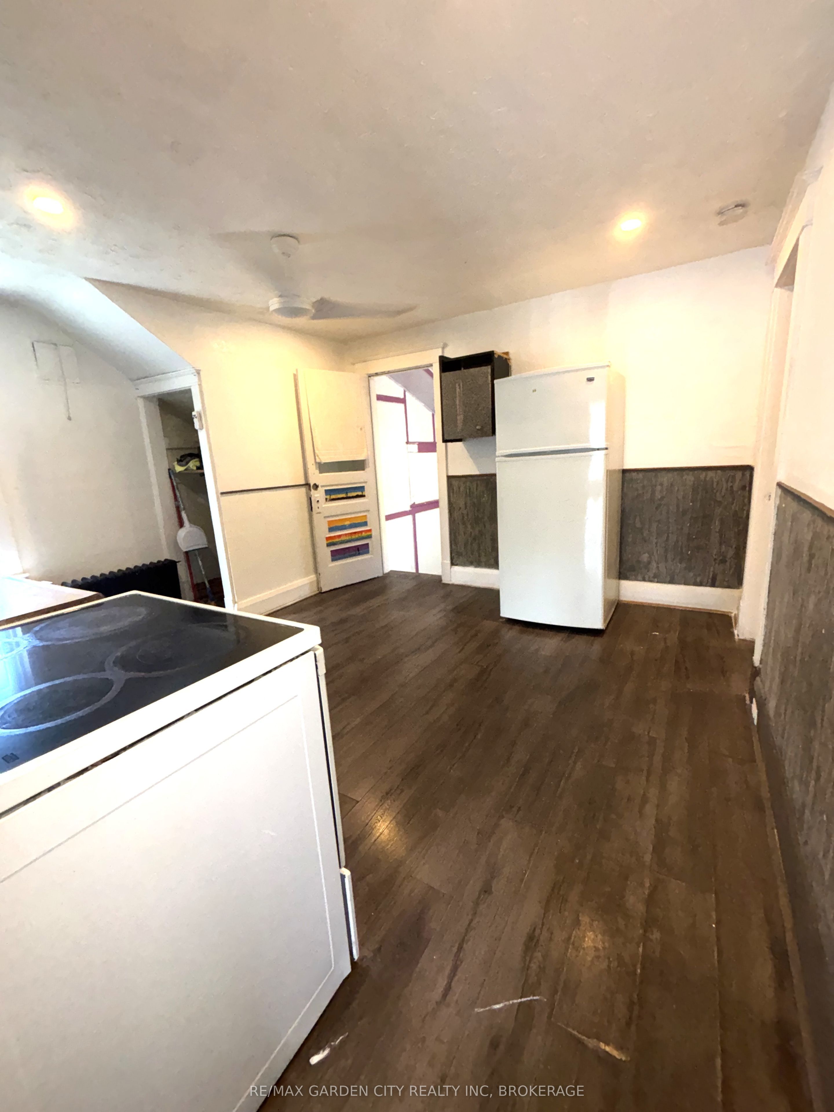 6165 BARKER Street 3, Niagara Falls, ON L2G 1Y5 photo 4