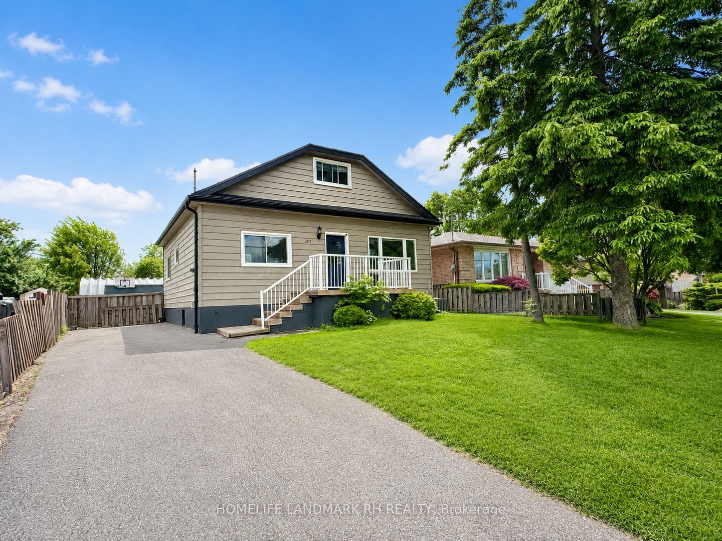 217 Limeridge Road W, Hamilton, ON L9C 2V4 photo 2