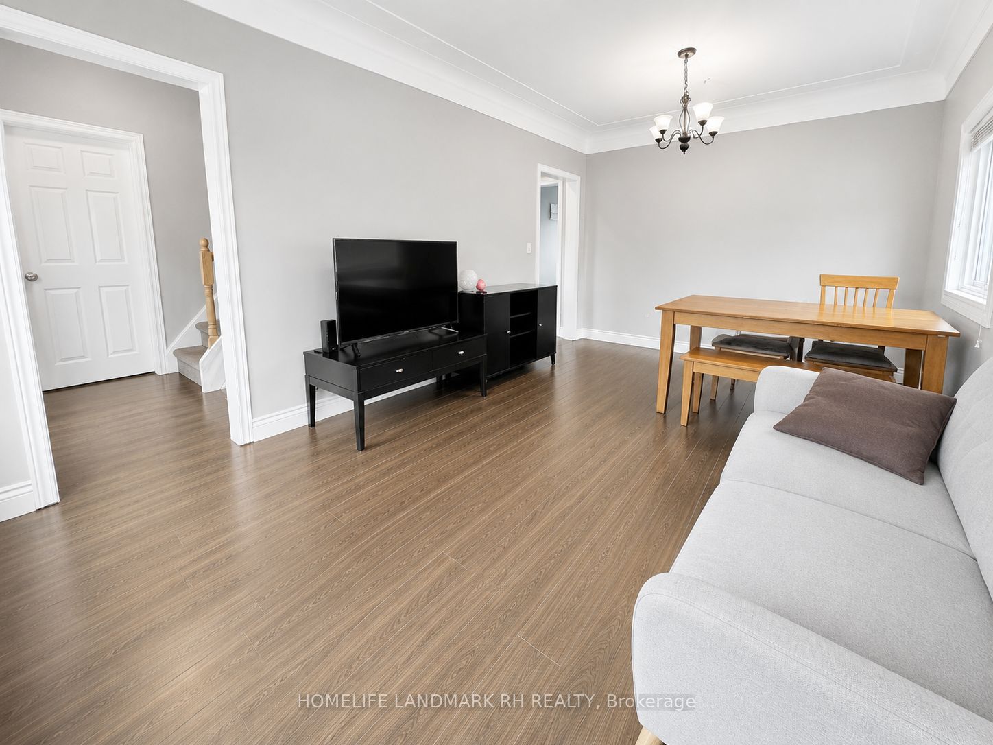 217 Limeridge Road W, Hamilton, ON L9C 2V4 photo 3