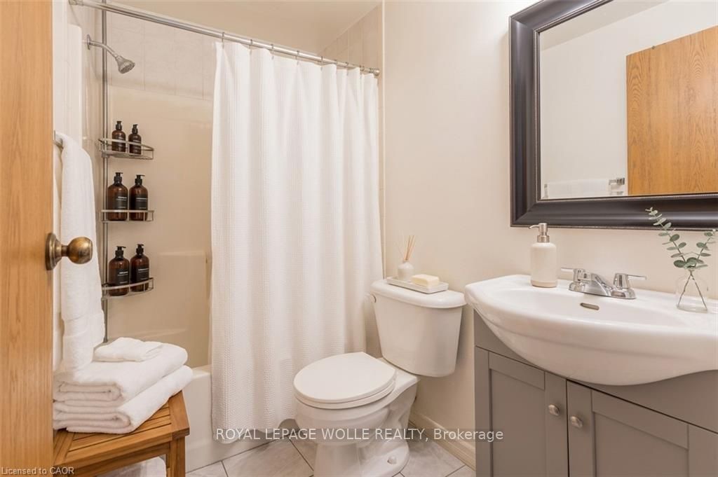 55 Green Valley Drive 708, Kitchener, ON N2P 1Z6 photo 4