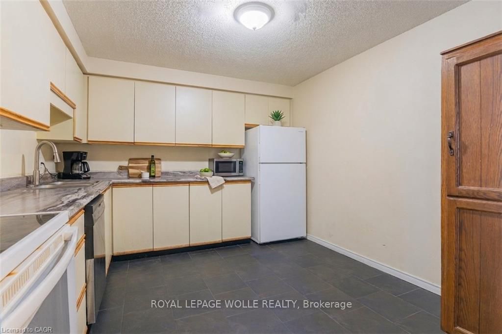 55 Green Valley Drive 708, Kitchener, ON N2P 1Z6 photo 5
