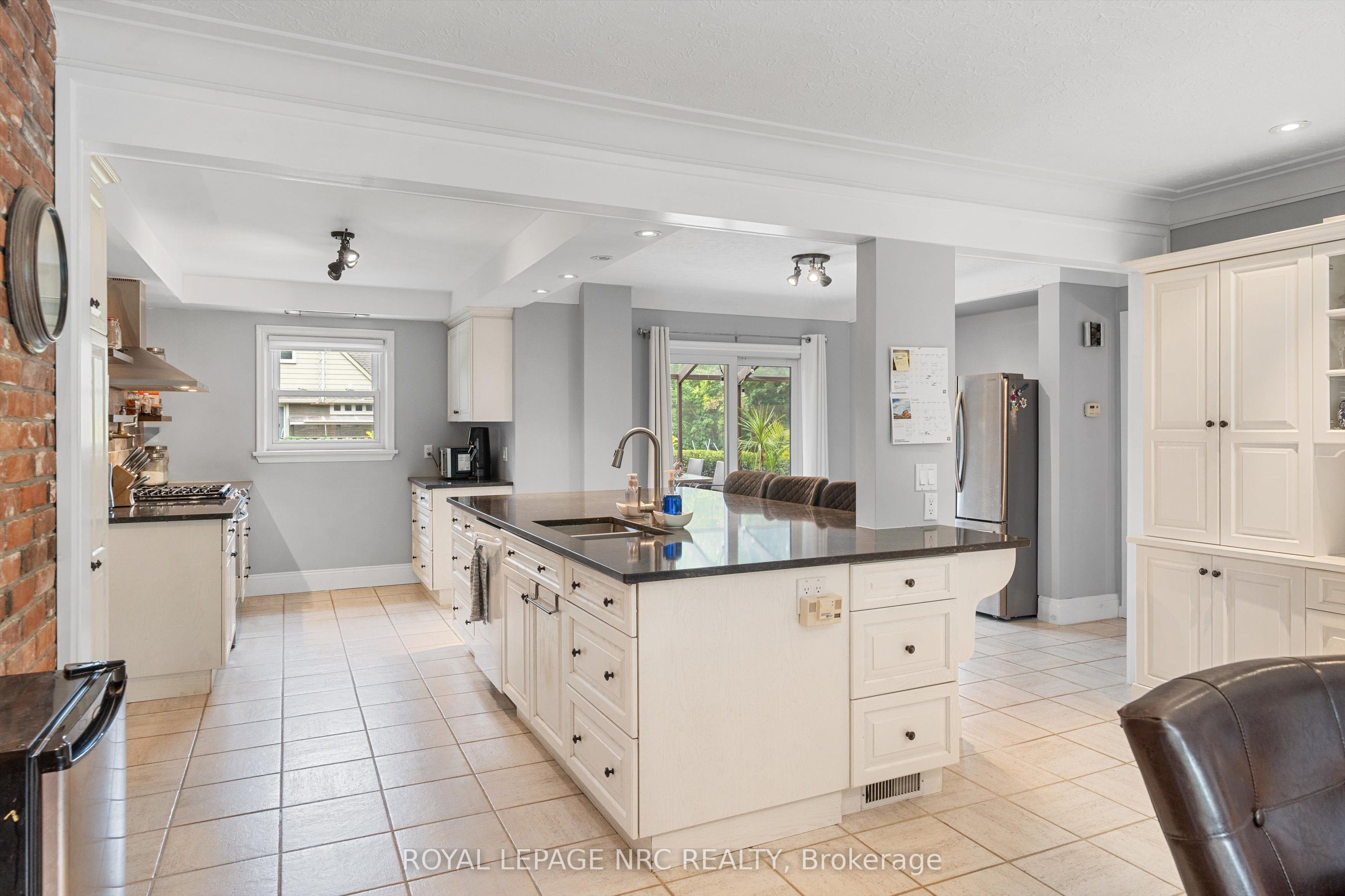9 Pine Street, Niagara-on-the-Lake, ON L0S 1J0 photo 4