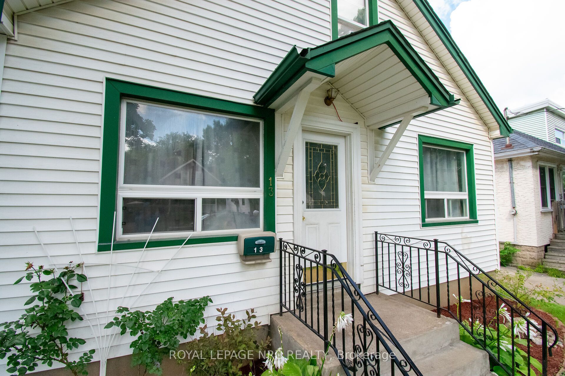 13 Mildred Avenue, St. Catharines, ON L2R 6H9 photo 4