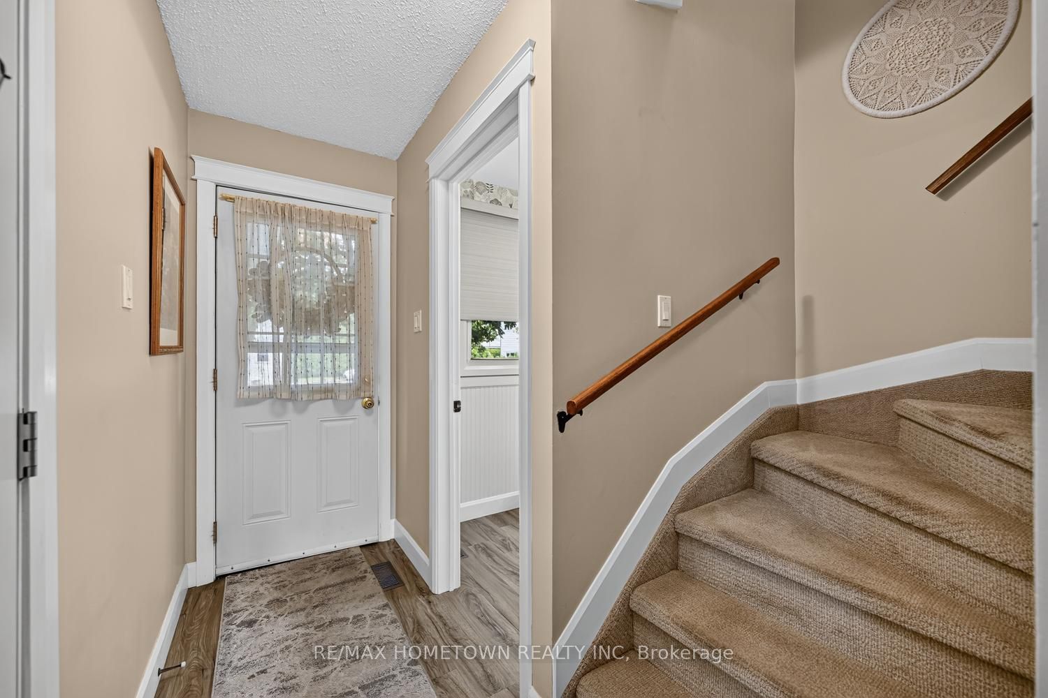 27 Aldershot Avenue 8, Brockville, ON K6V 2P7 photo 3