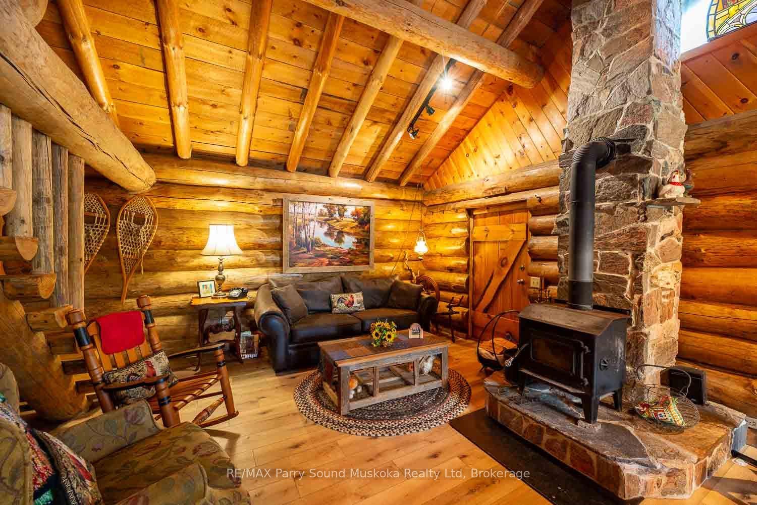 4 Mary Street, Magnetawan, ON P0A 1A0 photo 2