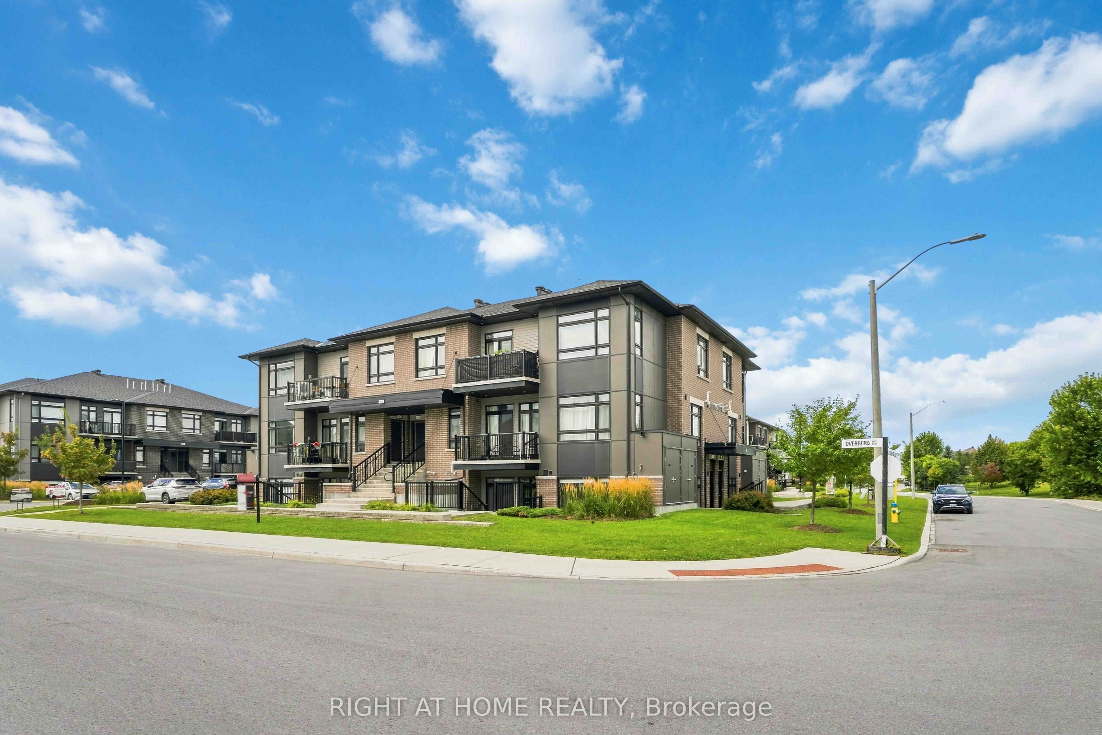 55 Overberg Way D, Kanata, ON K2S 2Y4