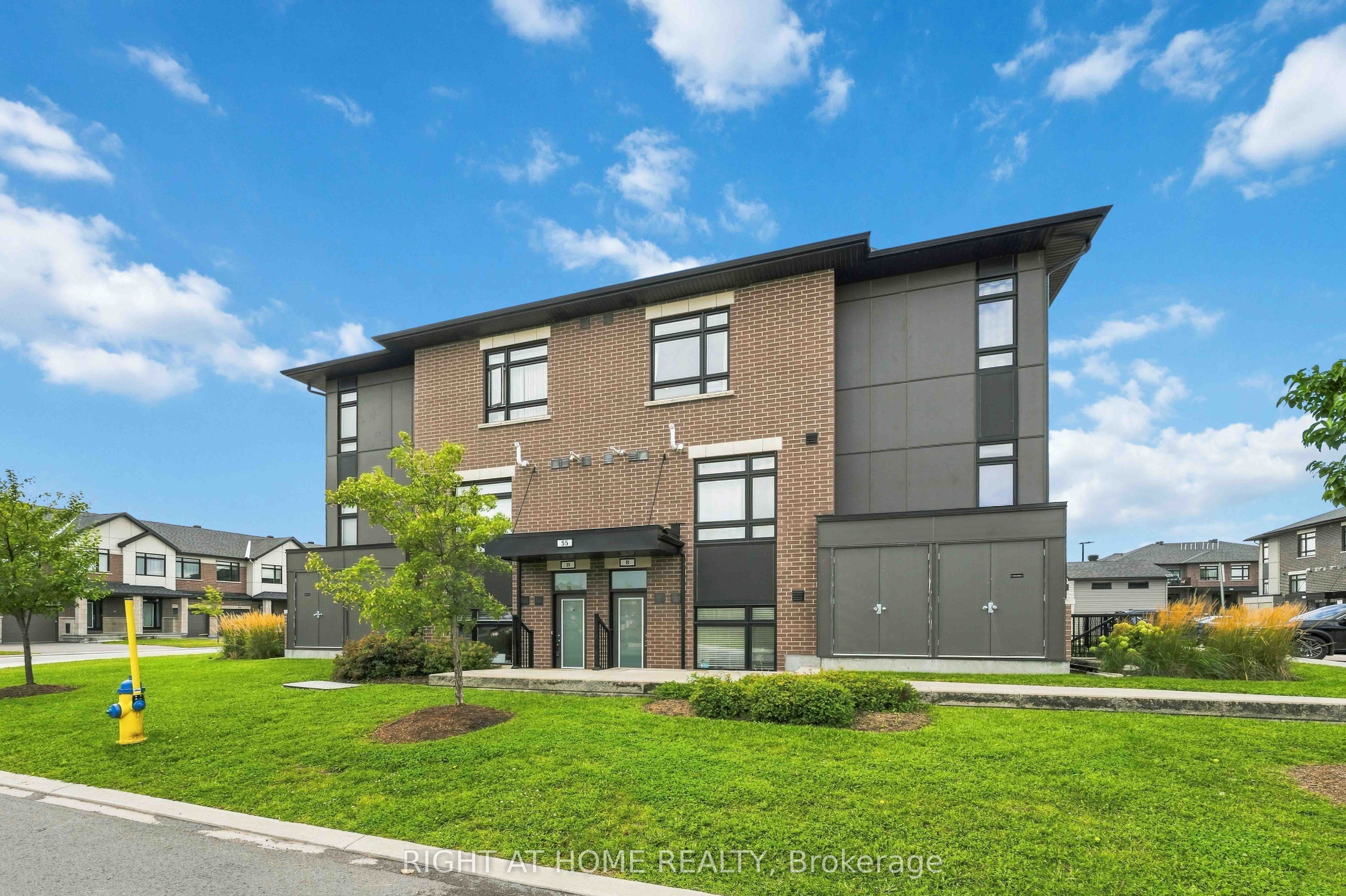 55 Overberg Way D, Kanata, ON K2S 2Y4 photo 2