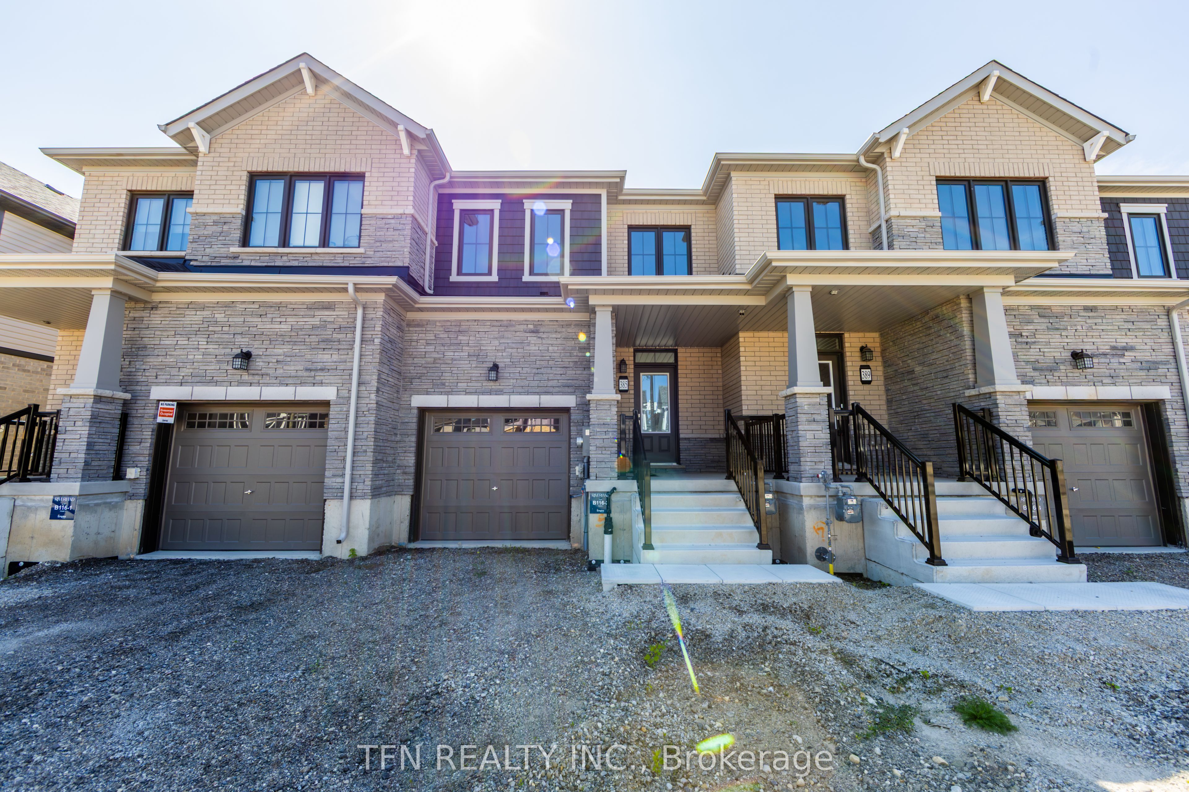 385 Starlight Avenue, Woolwich, ON N0B 1M0 photo 2