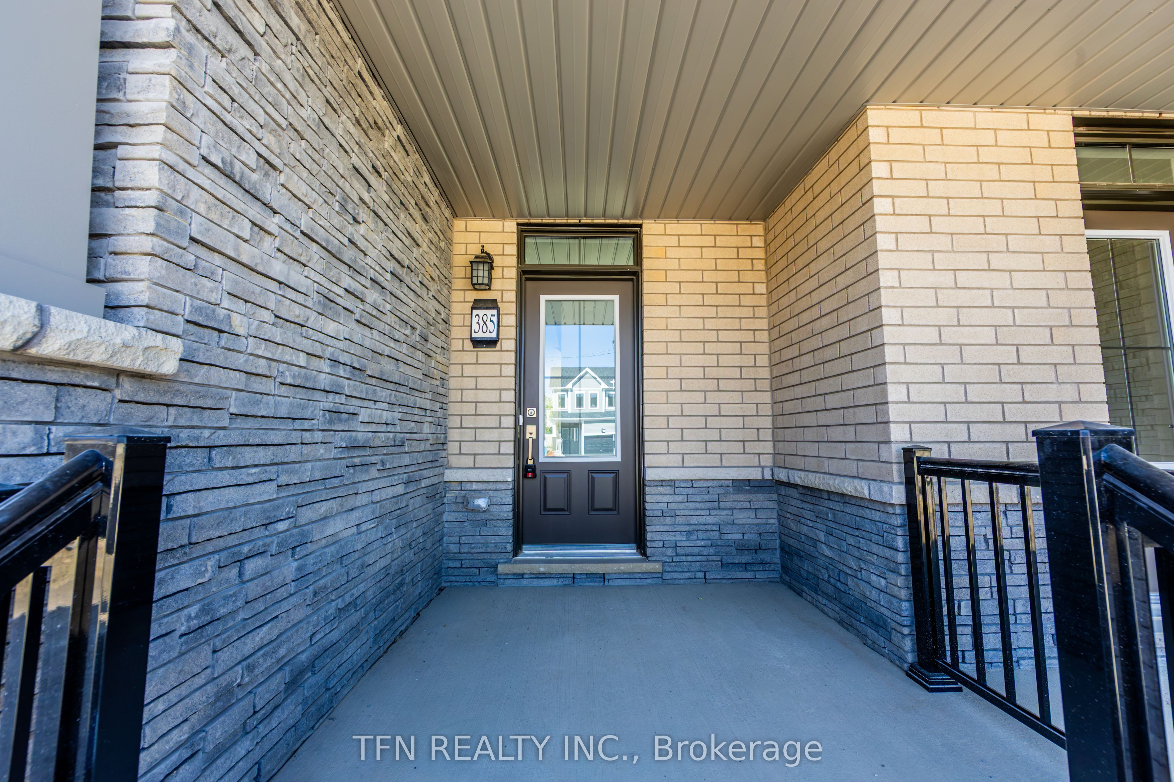 385 Starlight Avenue, Woolwich, ON N0B 1M0 photo 5