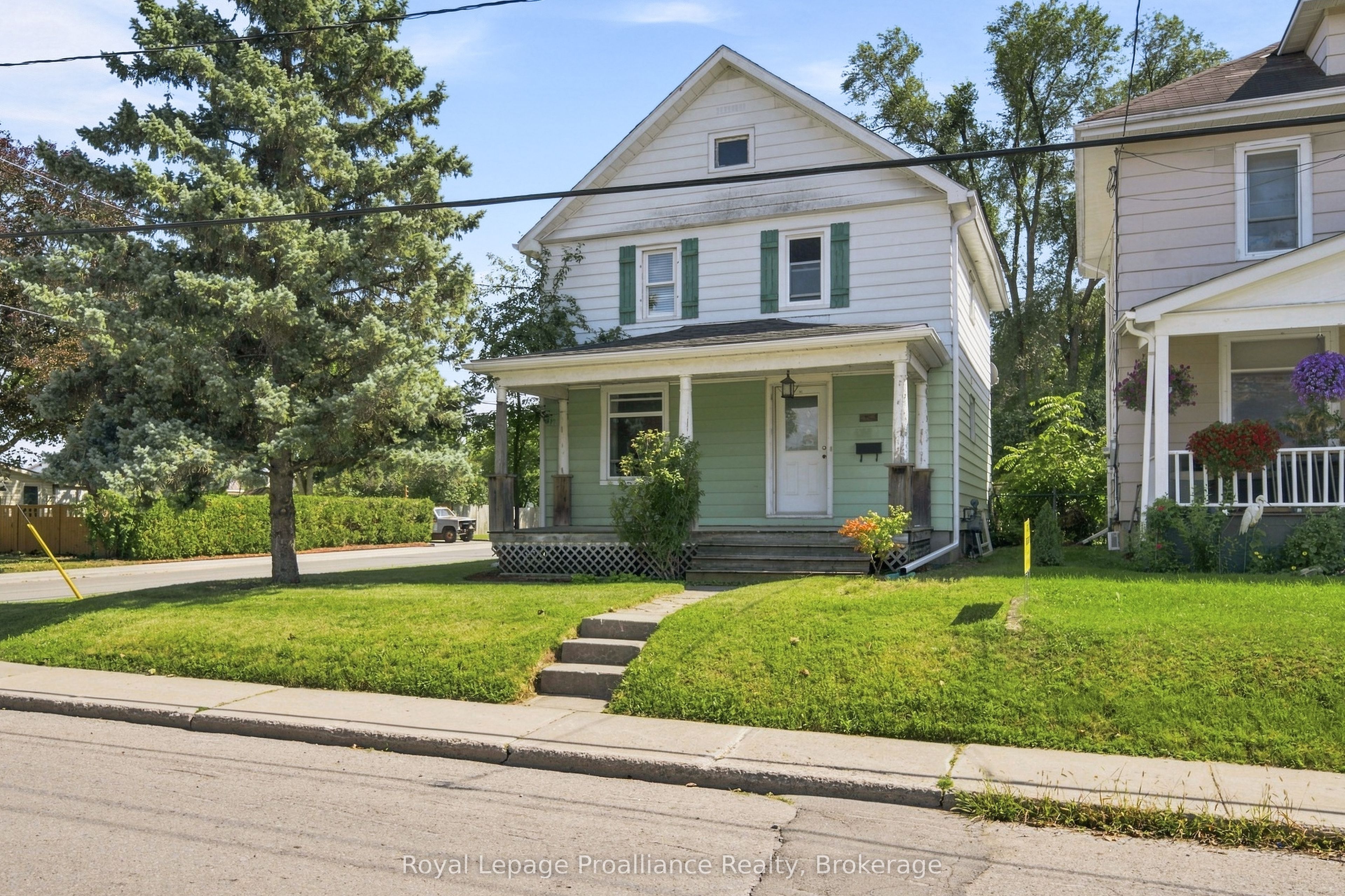 135 Mcgill Street, Quinte West, ON K8V 3K3