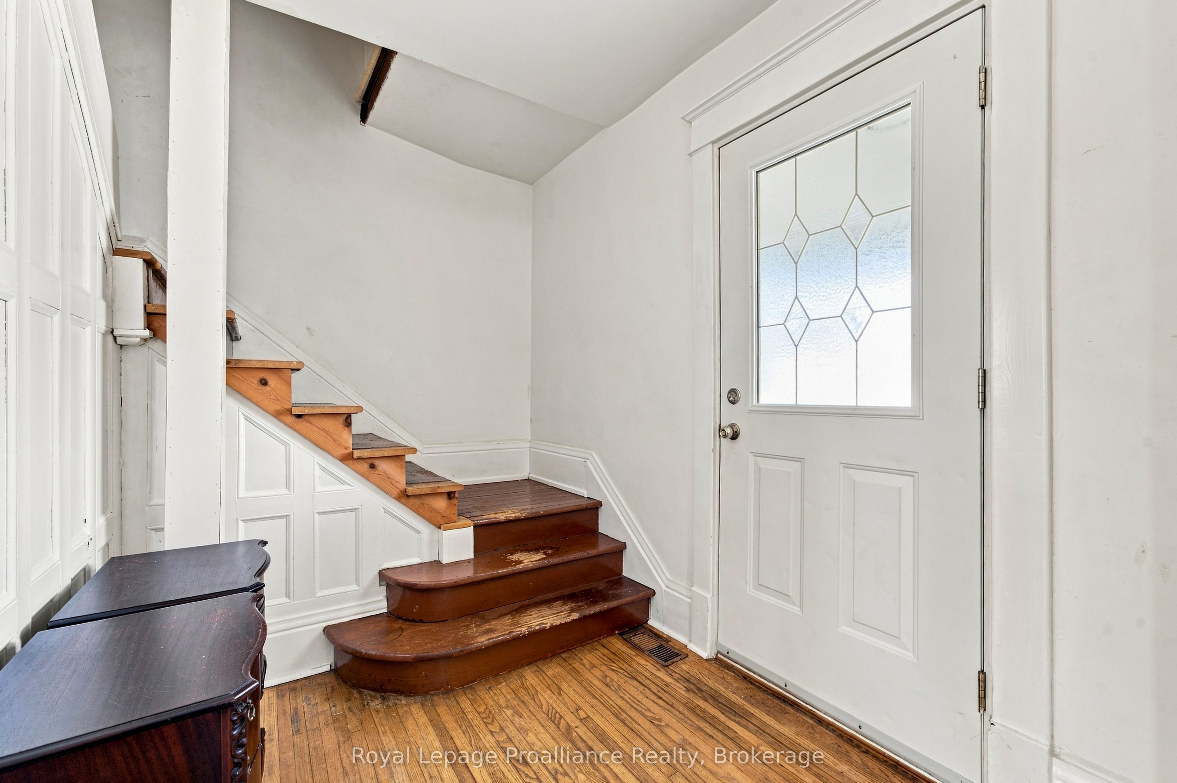 135 Mcgill Street, Quinte West, ON K8V 3K3 photo 5