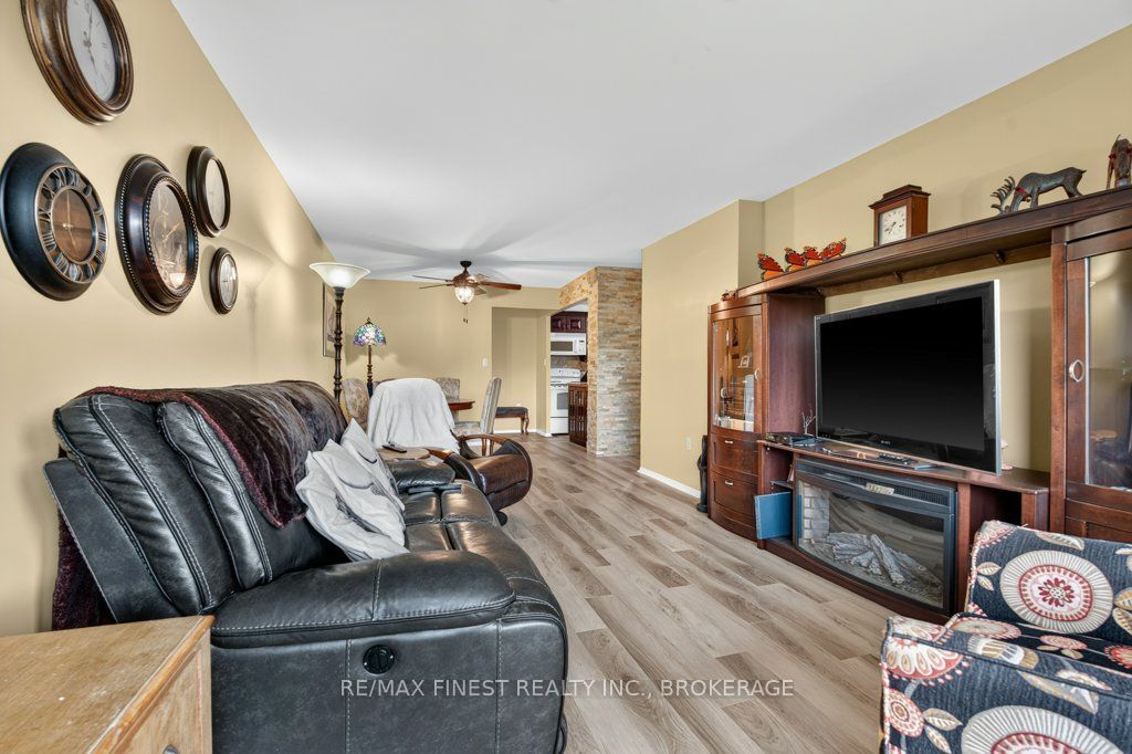 120 Barrett Court 307, Kingston, ON K7L 5H6 photo 5