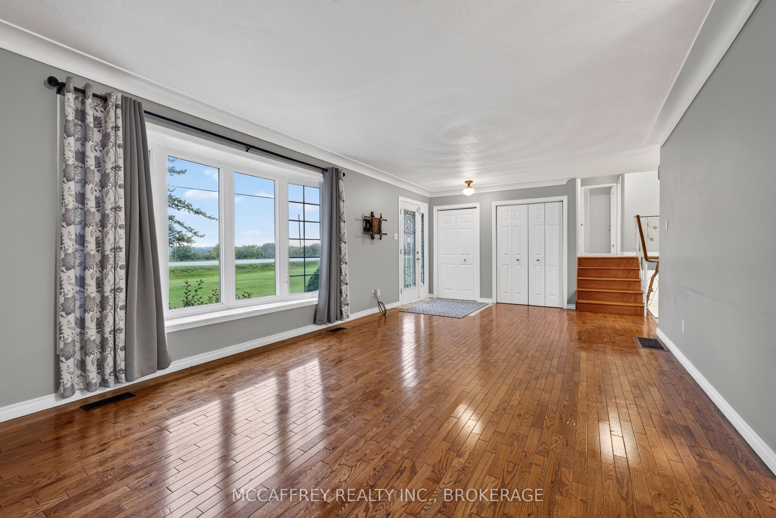 942 County Rd 1 E, Stone Mills, ON K7R 3L2 photo 5